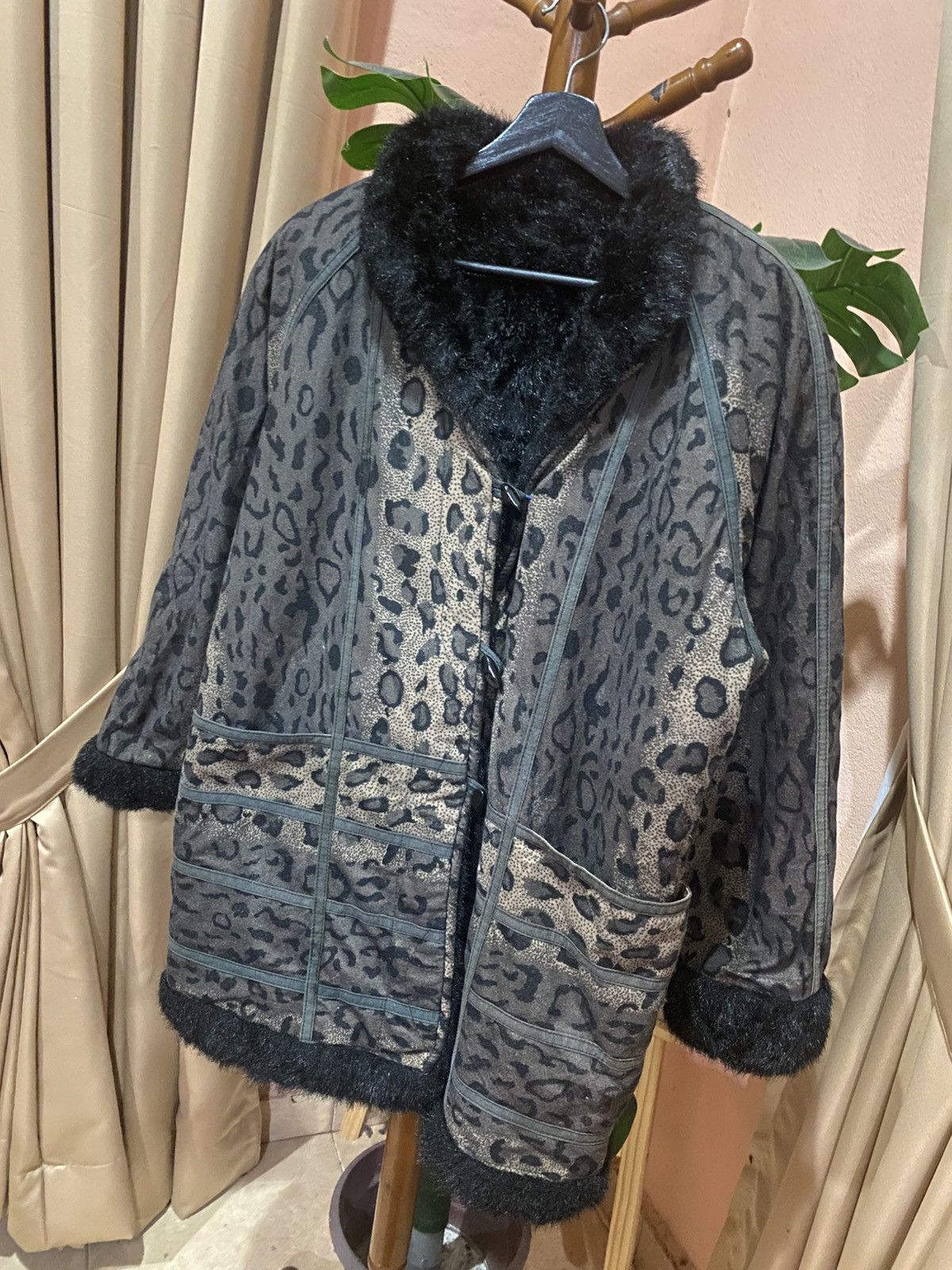 Vintage Bosung Leopard Print Faux Fur Jacket – Vintage Outerwear Size M / US 6-8 / IT 42-44 - 2 Thumbnail