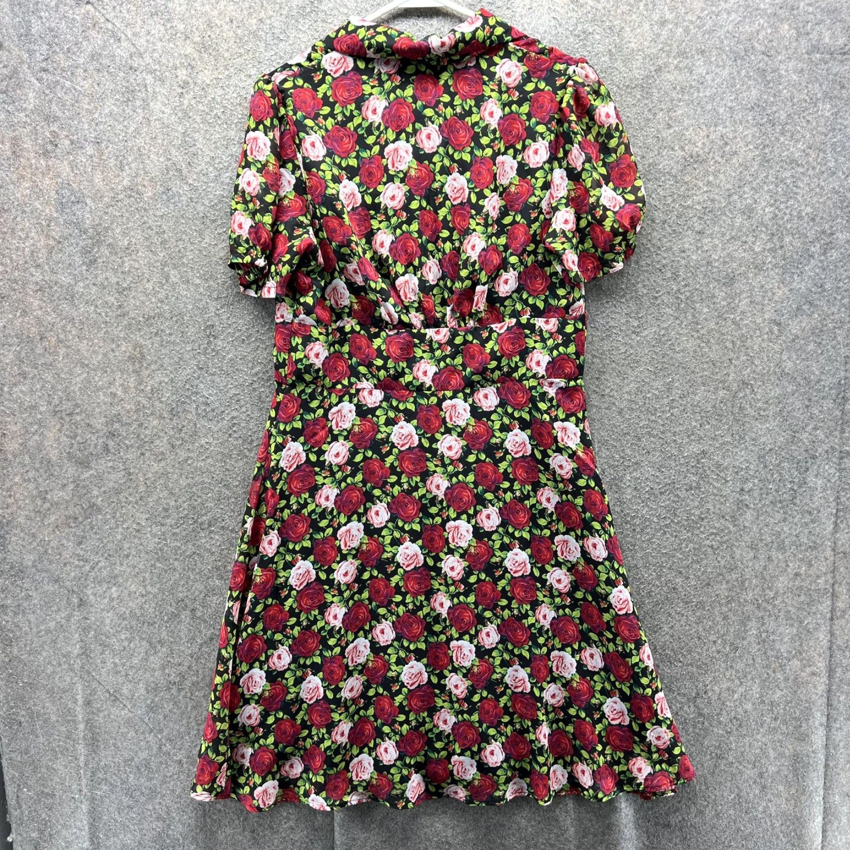 Betsey Johnson Betsey Johnson Shirt Dress Womens 8 Multicolor Rose Floral Collared Fit & Flare Shirt Dress Womens 8 Multicolor Rose Floral Collared Fit & Flare Size M / US 6-8 / IT 42-44 - 7 Thumbnail