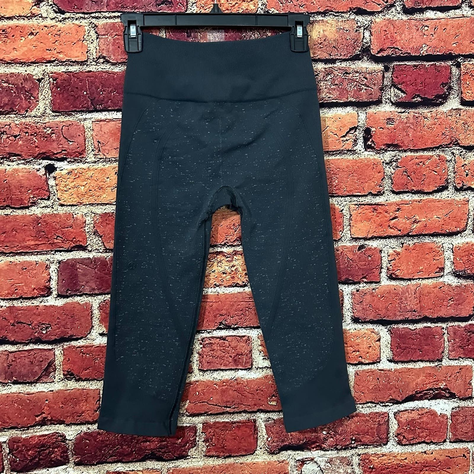 Lululemon Lululemon seamless leggings size 4 Size 27" / US 4 / IT 40 - 4 Thumbnail