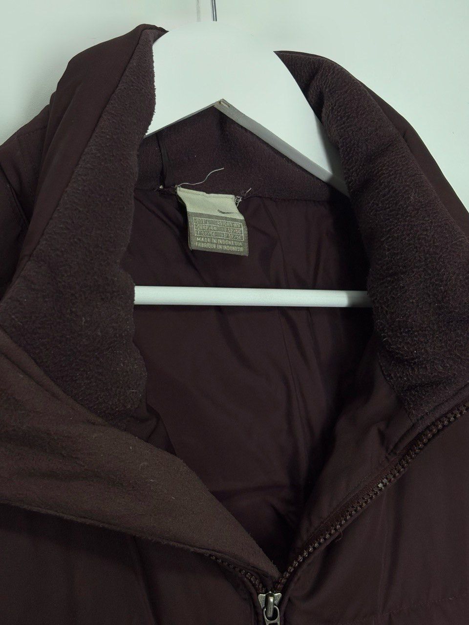 Nike 00s Vintage Nike Brown with Cherry Shade Down Puffer Vest Size US L / EU 52-54 / 3 - 12 Thumbnail