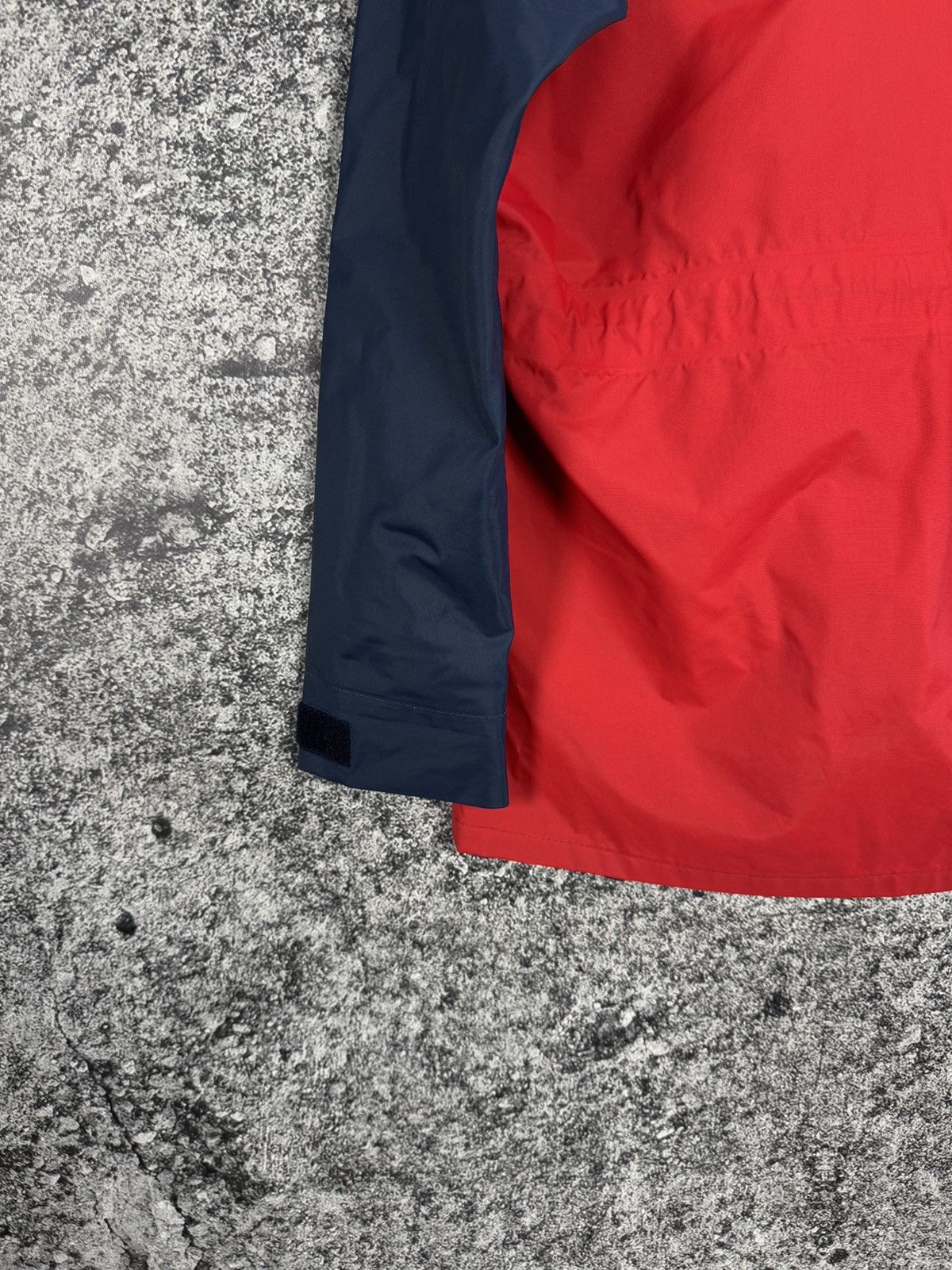 Helly Hansen Mens Helly Hansen Vintage Jacket Windbreaker Waterproof Size US S / EU 44-46 / 1 - 15 Thumbnail