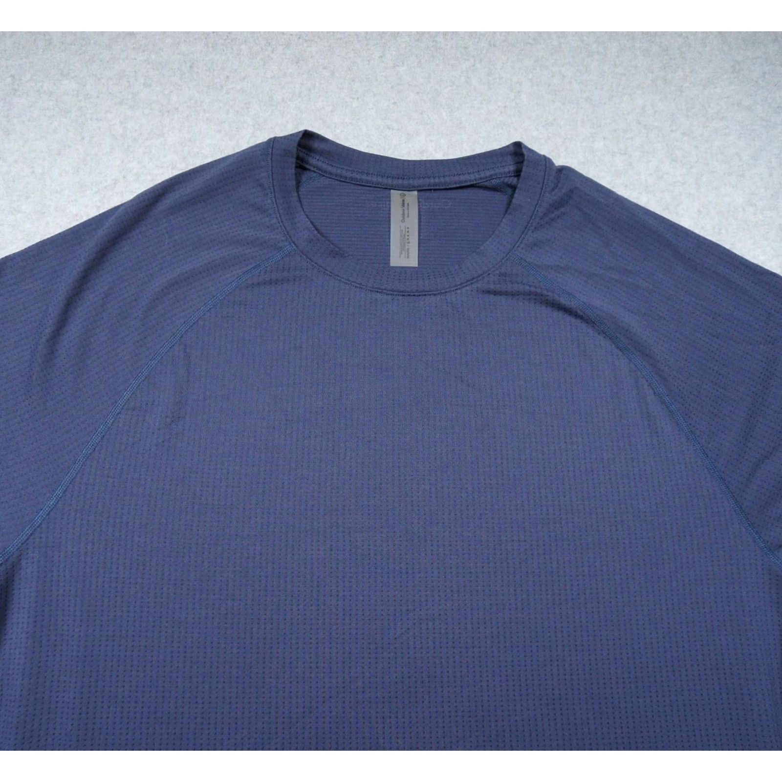 Outdoor Voices Outdoor Voices Shirt Large Blue Short Sleeve Gym Active Workout Training Mens Size US L / EU 52-54 / 3 - 2 Thumbnail