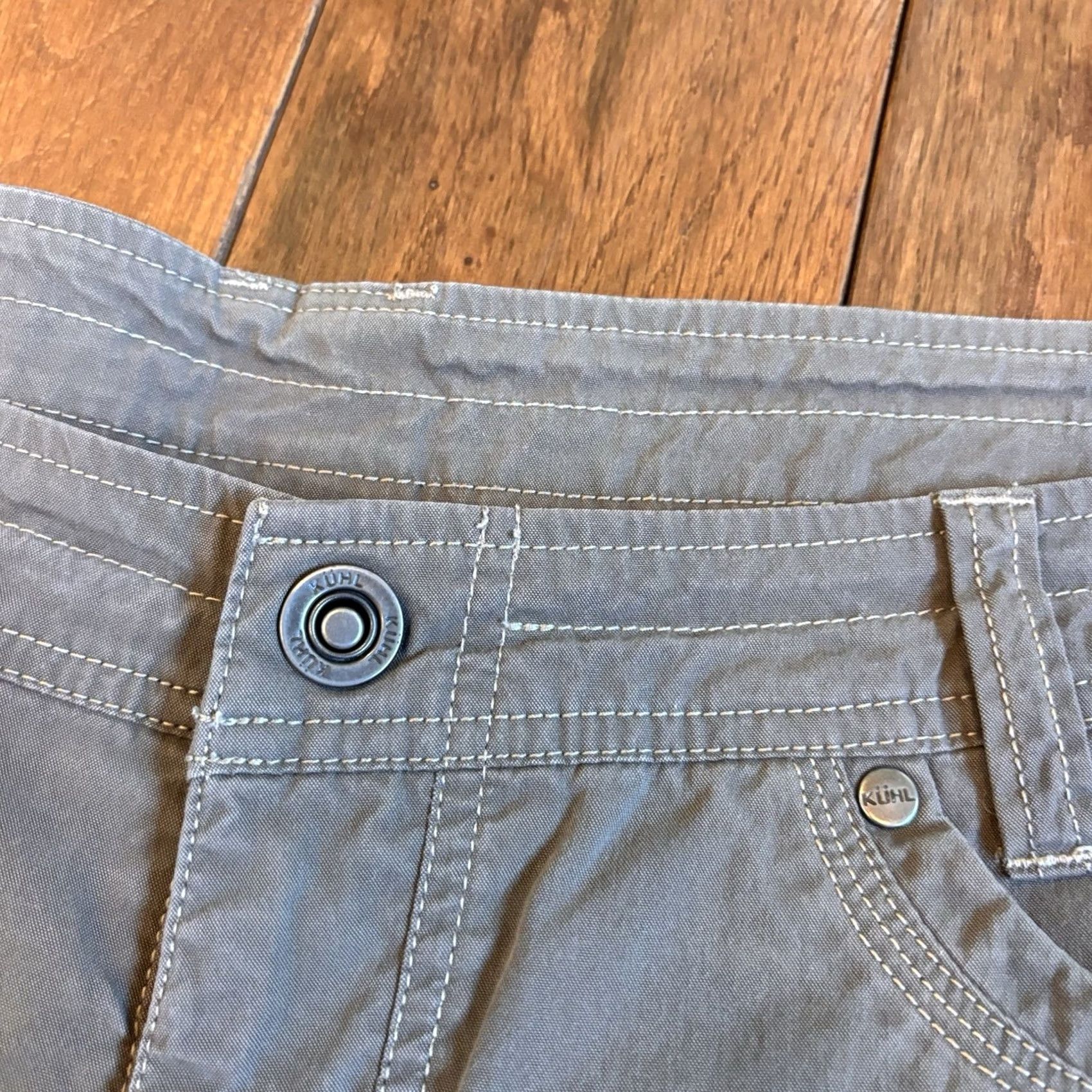 Vintage VINTAGE Kuhl Cargo Shorts Womens Gray sz 12 12" inseam Splash Patina Dye Size 34" / US 12 / IT 48 - 6 Thumbnail