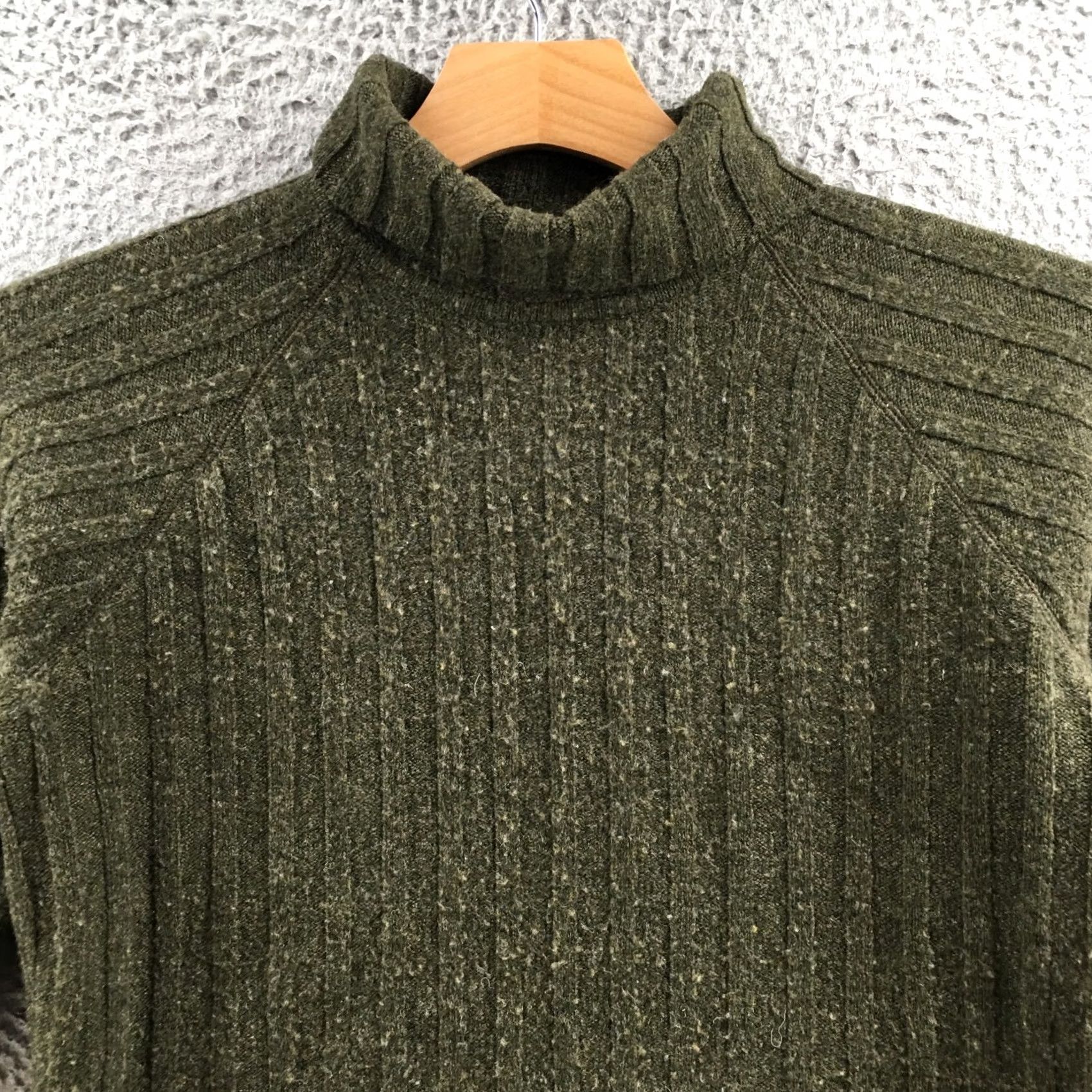 Abercrombie & Fitch Abercrombie & Fitch Sweater Womens L Green Wool Blend Long Sleeve Turtleneck Size L / US 10 / IT 46 - 2 Thumbnail