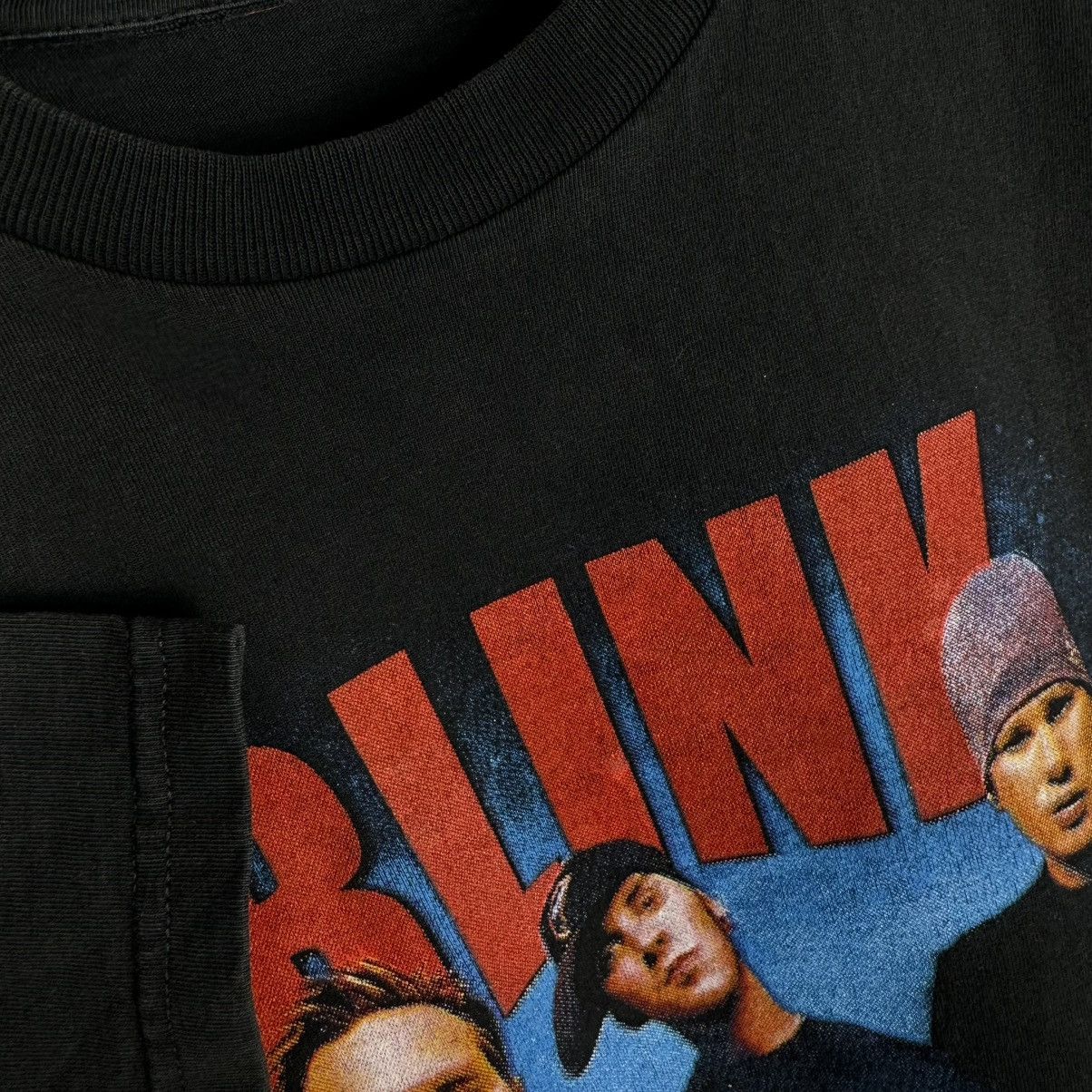 Band Tees Vintage Early 00s Blink 182 Band Pic Euro Rock T Shirt Size US M / EU 48-50 / 2 - 4 Thumbnail