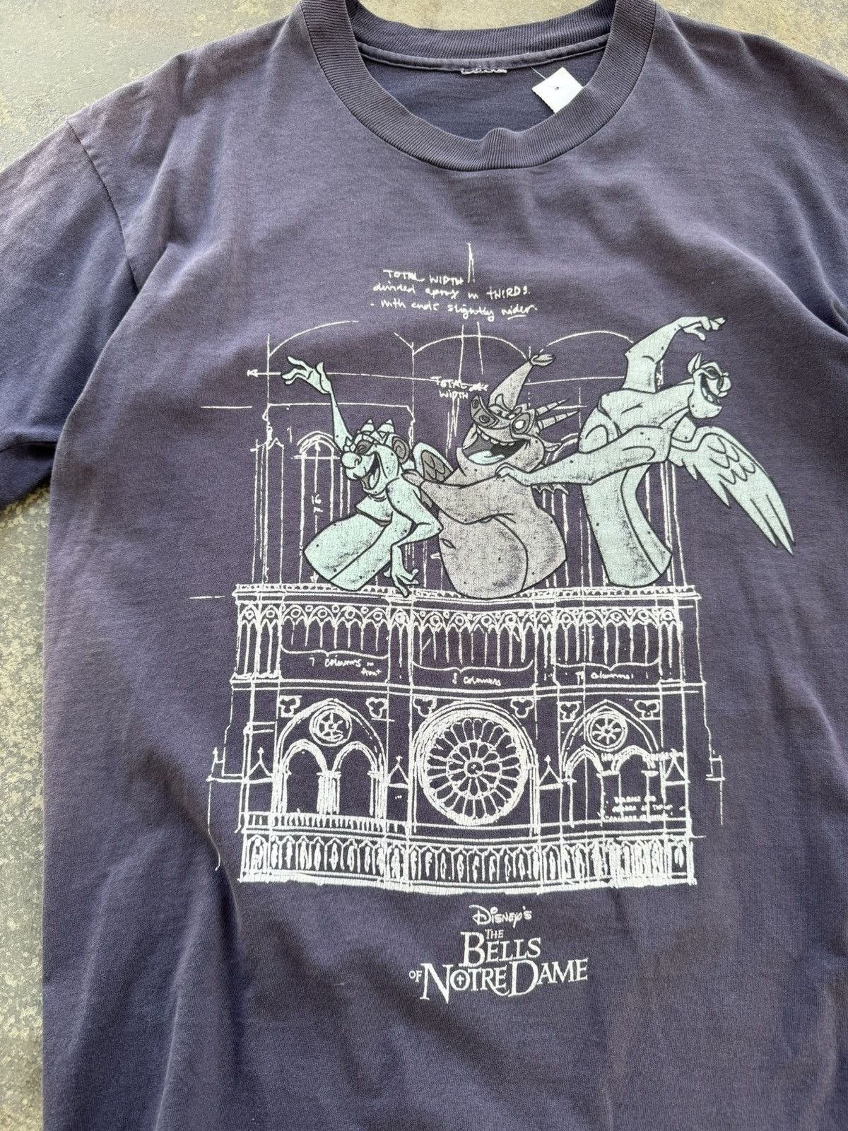 Vintage Vintage 90’s Disney The Hunchback Of Notre Dame Movie Tee Size US L / EU 52-54 / 3 - 2 Thumbnail