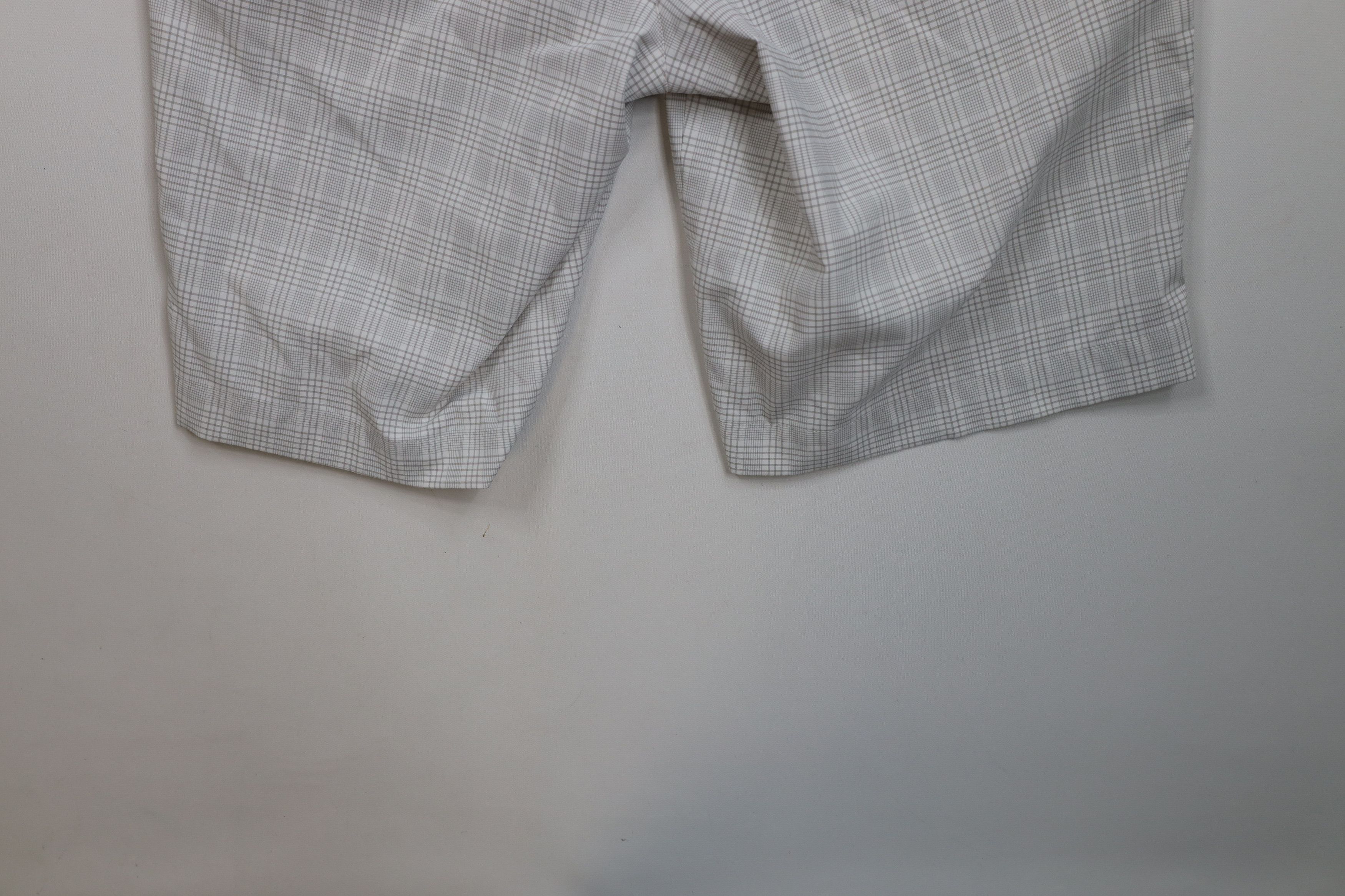 Nike × Vintage Nike Golf Front Tech Golfing Golf Chino Shorts Gray Plaid Size US 30 / EU 46 - 10 Thumbnail