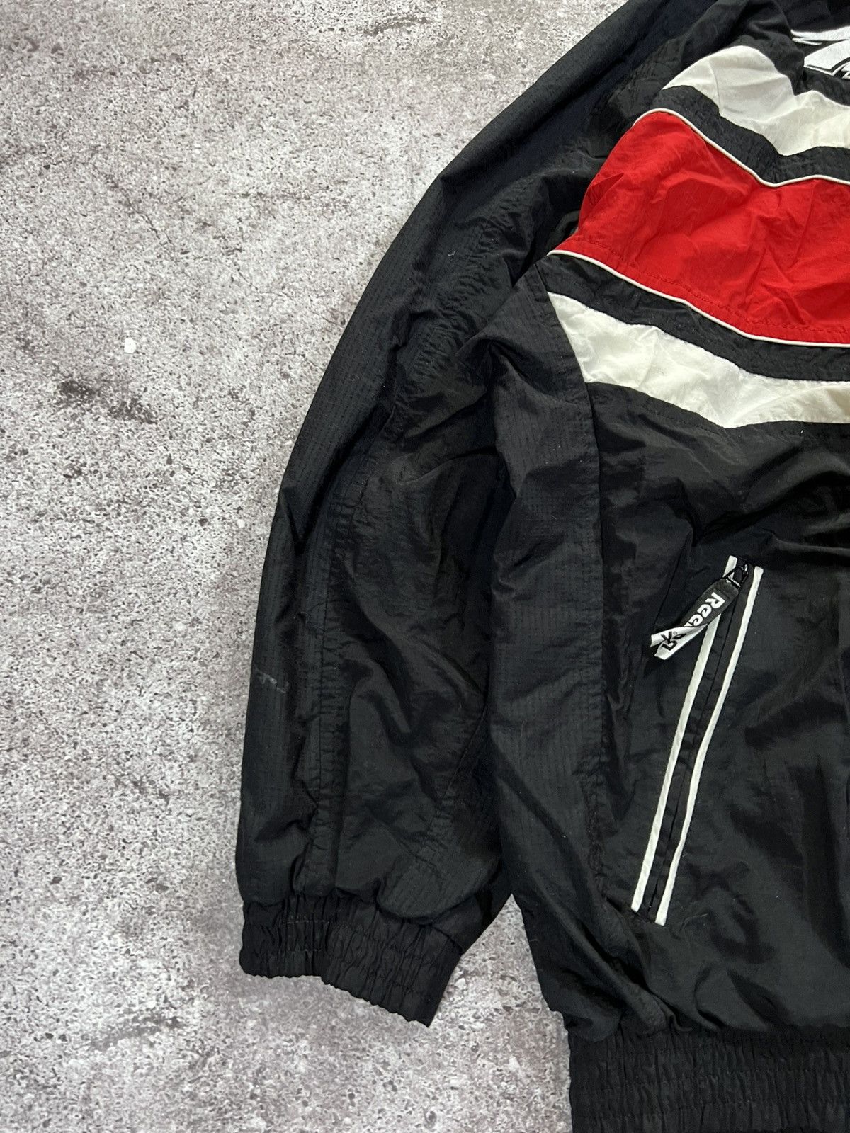 Reebok 🔥Reebok Vintage Jacket/Windbreaker🔥 Y2k streetwear , hype! Size US L / EU 52-54 / 3 - 4 Thumbnail