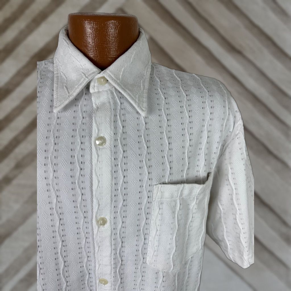 Vintage VINTAGE Pop Icon Rave Shirt Mens Large 90s Casual Polyester Button-Up Short Sleeve White Size US L / EU 52-54 / 3 - 1 Thumbnail