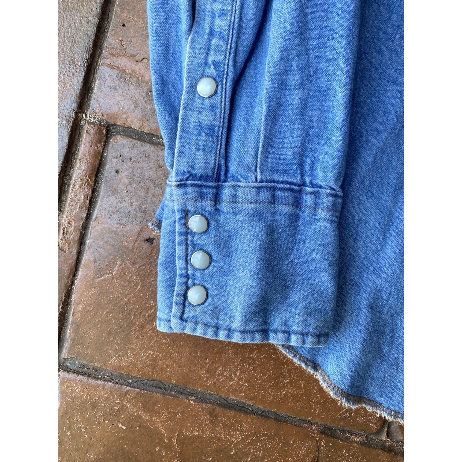 Wrangler VINTAGE Wrangler Pearl Snap Western Shirt Men’s XL Blue Denim Cotton Button-Up Cowboy Size US XL / EU 56 / 4 - 4 Thumbnail