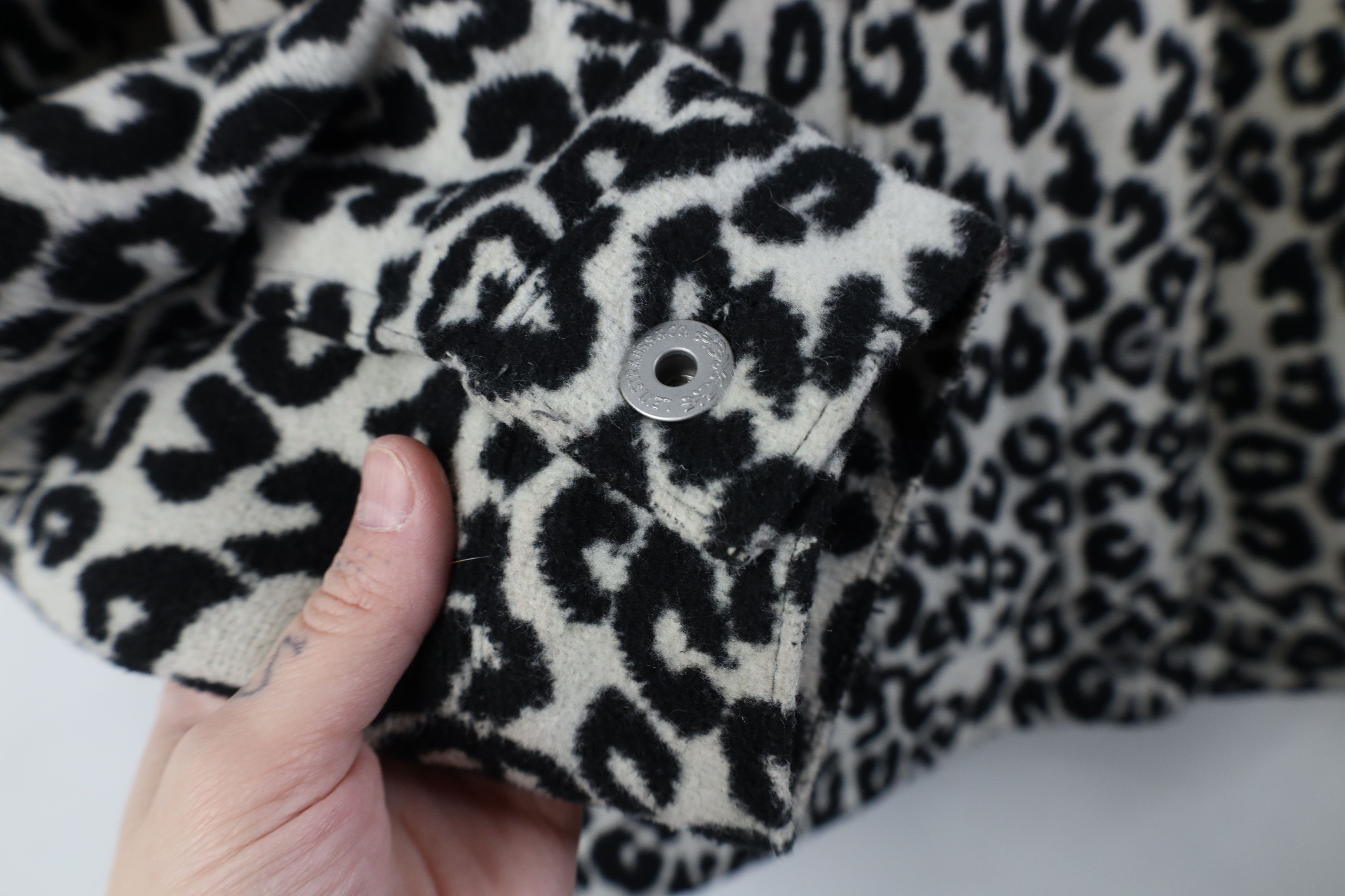 Levi's Vintage Y2K Levis Cheetah Quilted Fleece Trucker Jacket Size L / US 10 / IT 46 - 8 Thumbnail