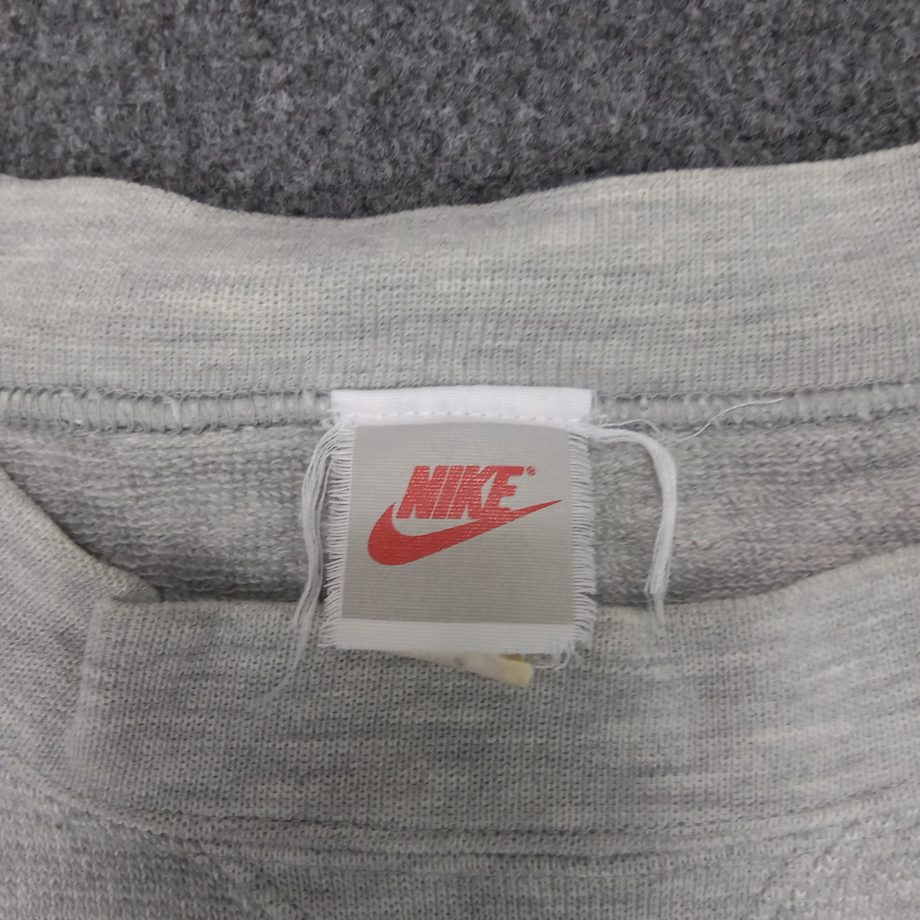 Nike × Vintage Nike Streetwear Small Logo Sweatshirt Size US L / EU 52-54 / 3 - 3 Thumbnail