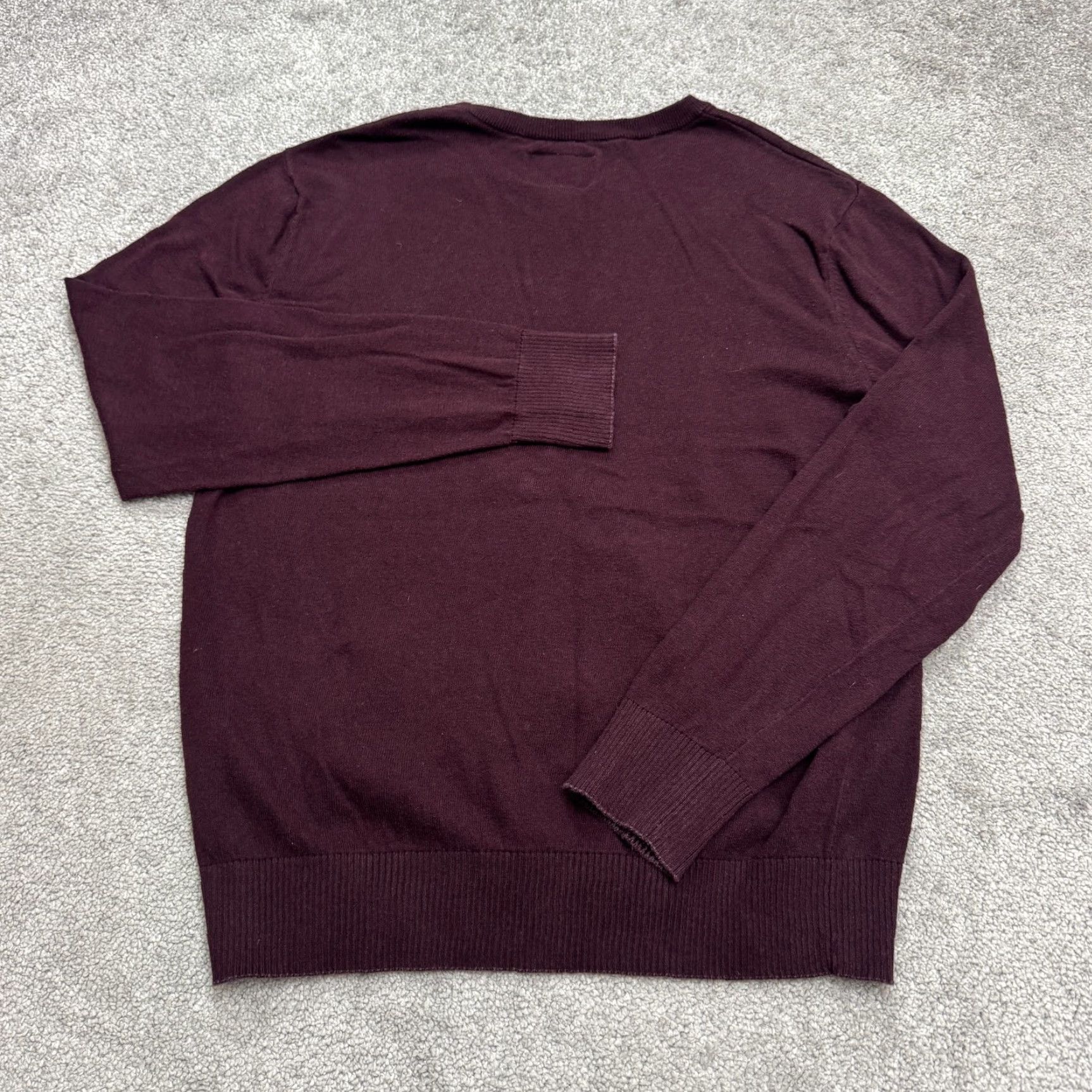 American Eagle Outfitters American Eagle Outfitters Sweater Shirt Mens M V-Neck Knit Pullover Maroon Red Solid Classic Preppy Knitwear Casual Scarf? Size US M / EU 48-50 / 2 - 2 Thumbnail