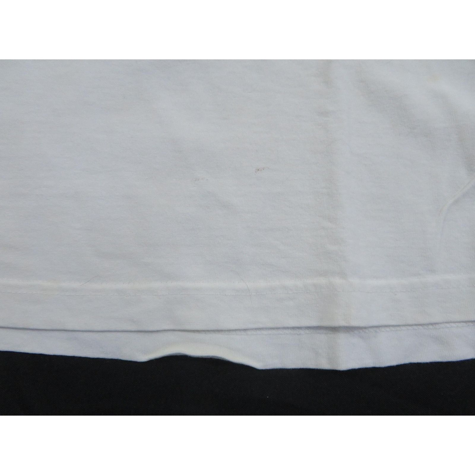 Guess Guess USA 81 White T-Shirt Sz L 1990s Size US L / EU 52-54 / 3 - 8 Thumbnail