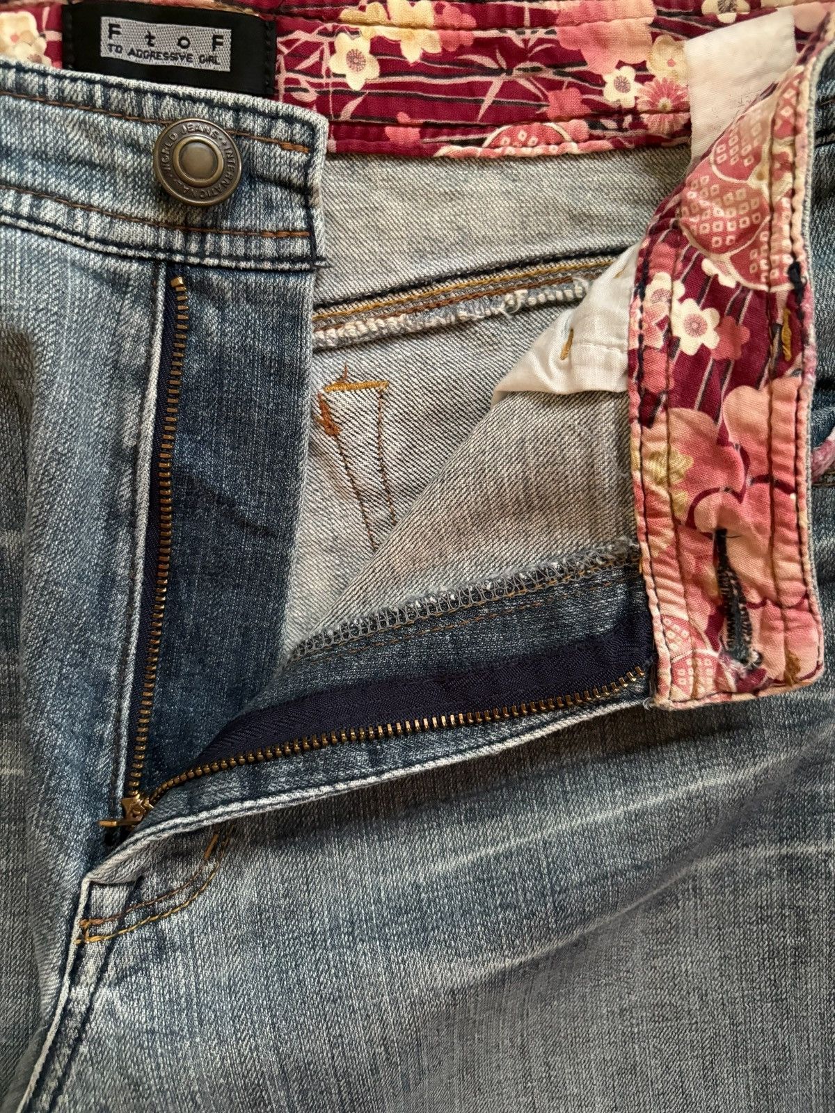 Hysteric Glamour × Japanese Brand Vintage Japanese Brand Harajuku Style Distress Flare Jean Size 32" / US 10 / IT 46 - 9 Thumbnail