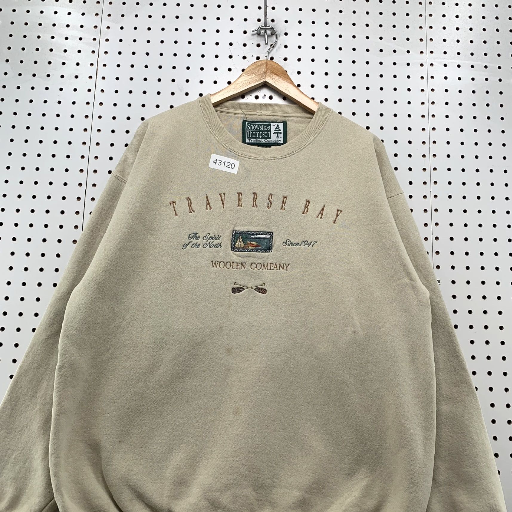Vintage VINTAGE Snowshoe Thompson Traverse Bay Crewneck Sweatshirt Mens Large Beige USA Pullover Crew Neck Size US L / EU 52-54 / 3 - 2 Thumbnail