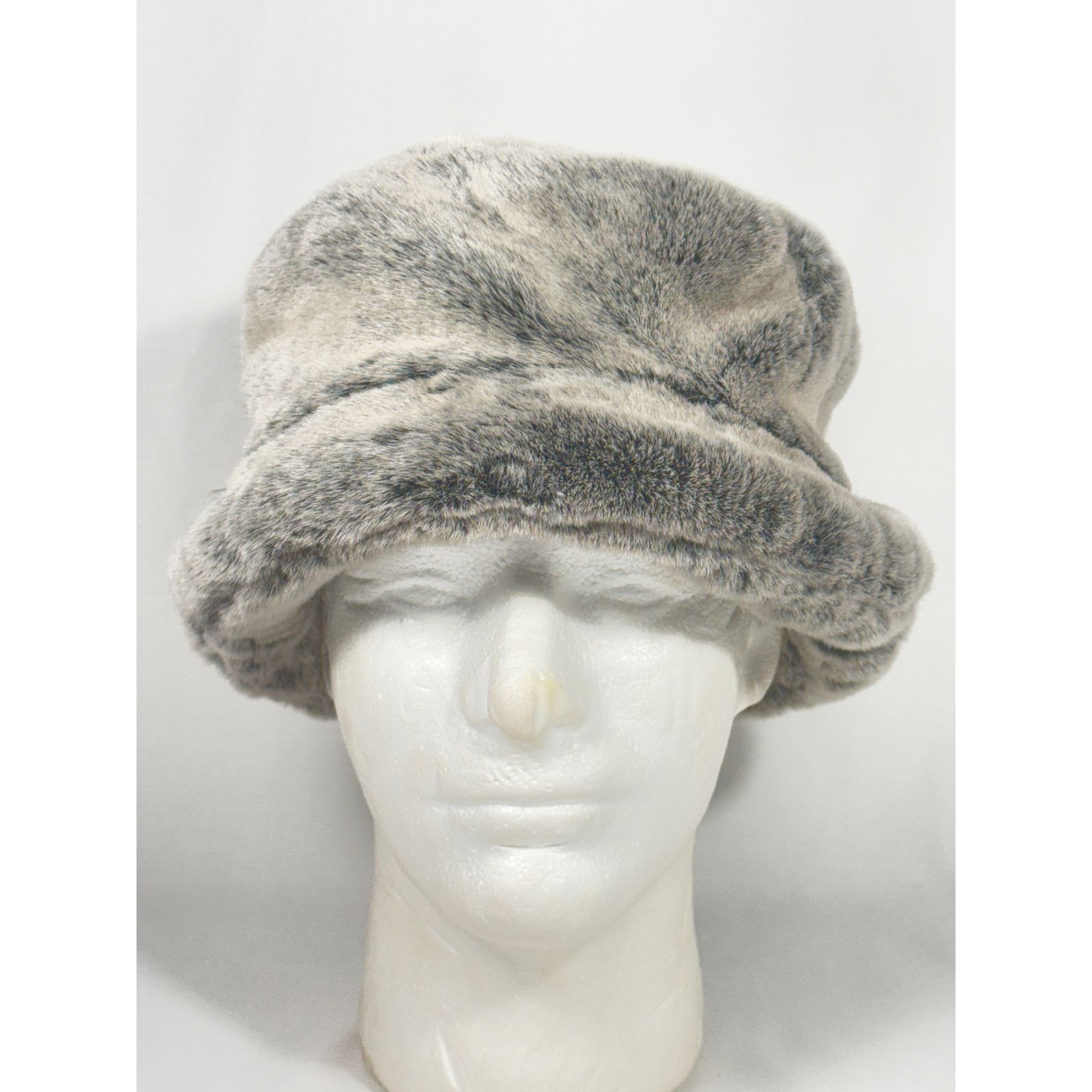 Ann Taylor Ann Taylor LOFT Faux Fur Bucket - Y2K Winter Glam Gray/White Size ONE SIZE - 1 Thumbnail