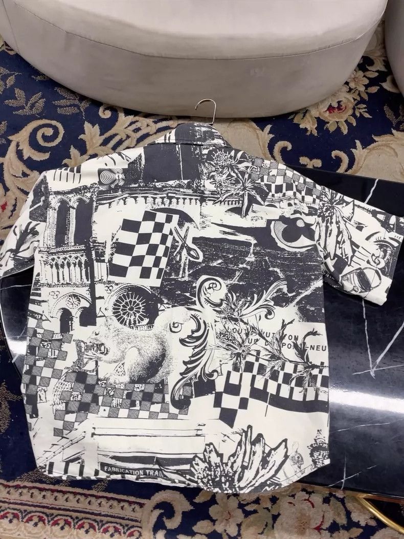 Louis Vuitton Louis Vuitton Comic shirt short sleeve 2504-Nextarrow Size US S / EU 44-46 / 1 - 4 Thumbnail