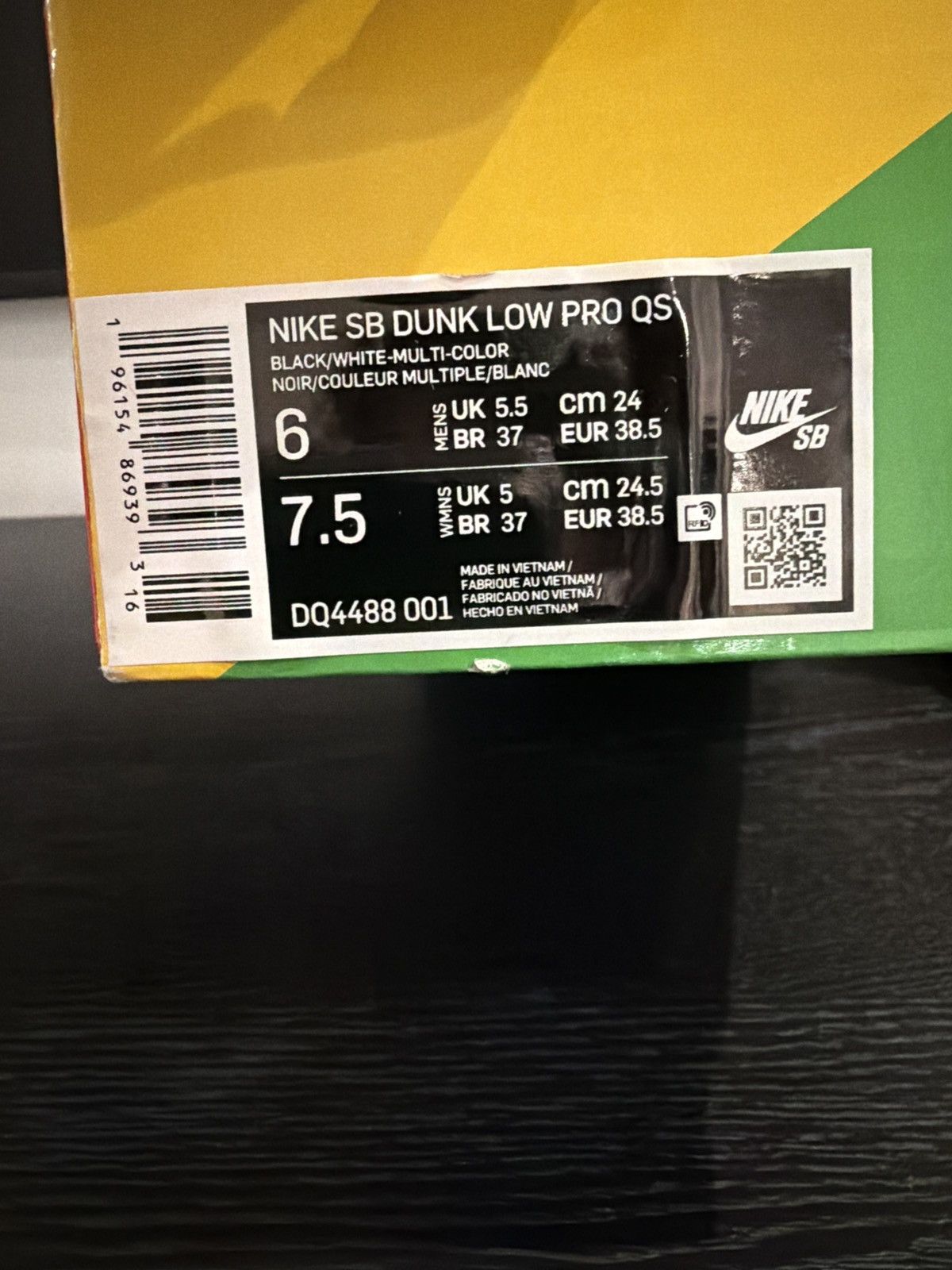 Nike Nike SB Dunk Low Pro QS Neck face Size US 6 / EU 39 - 7 Thumbnail