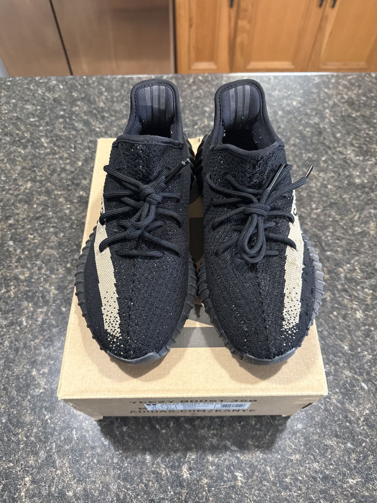 Yeezy YEEZY BOOST 350 CORE GREEN V2 Size US 8 / EU 41 - 1 Thumbnail