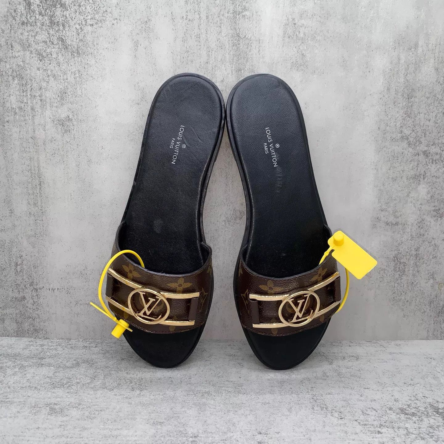 Louis Vuitton LV Monogram Gold Buckle Flat Slipper Women's EU37 98New Size US 6.5 / IT 36.5 - 6 Thumbnail