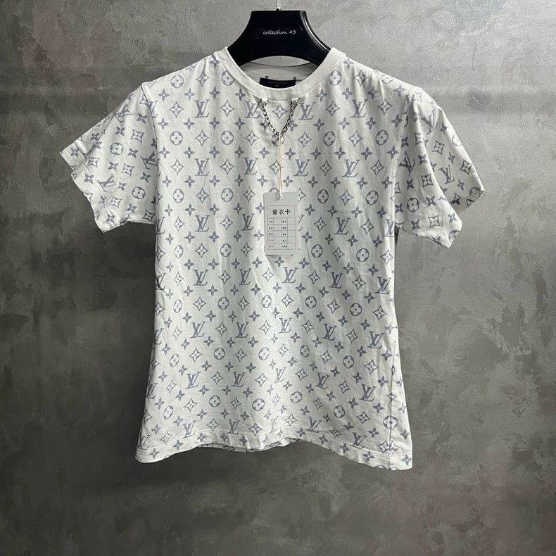 Louis Vuitton louis vuitton Short sleeves with white neckline chain and Size US XS / EU 42 / 0 - 1 Thumbnail