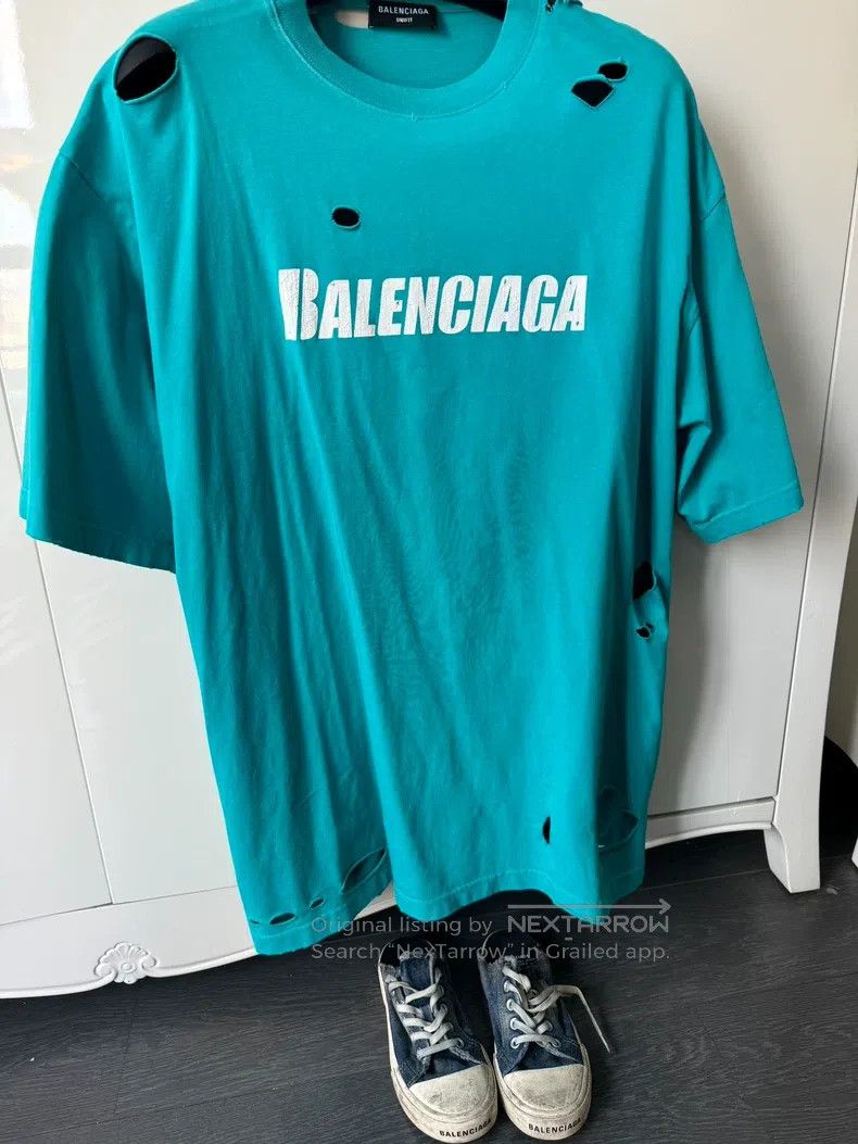 Balenciaga Balenciaga Ripped Logo T-Shirt in Lake Blue, Size S Size US S / EU 44-46 / 1 - 1 Thumbnail