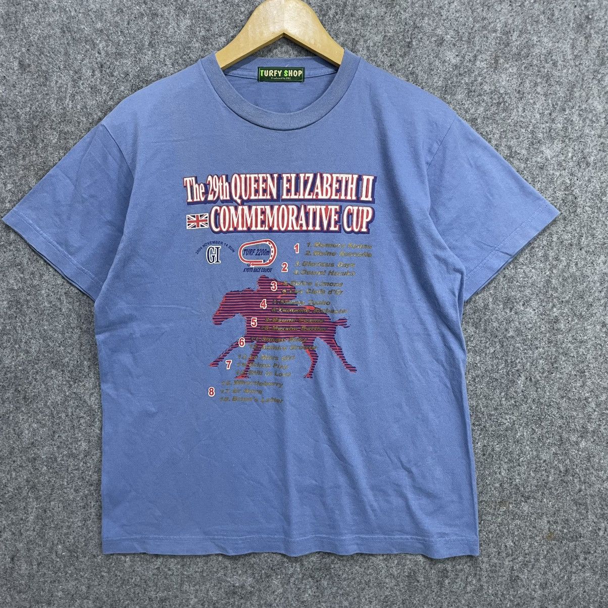 Vintage Vtg The 29th Queen Elizabeth II Commemorative Cup T-Shirt Size US M / EU 48-50 / 2 - 1 Thumbnail