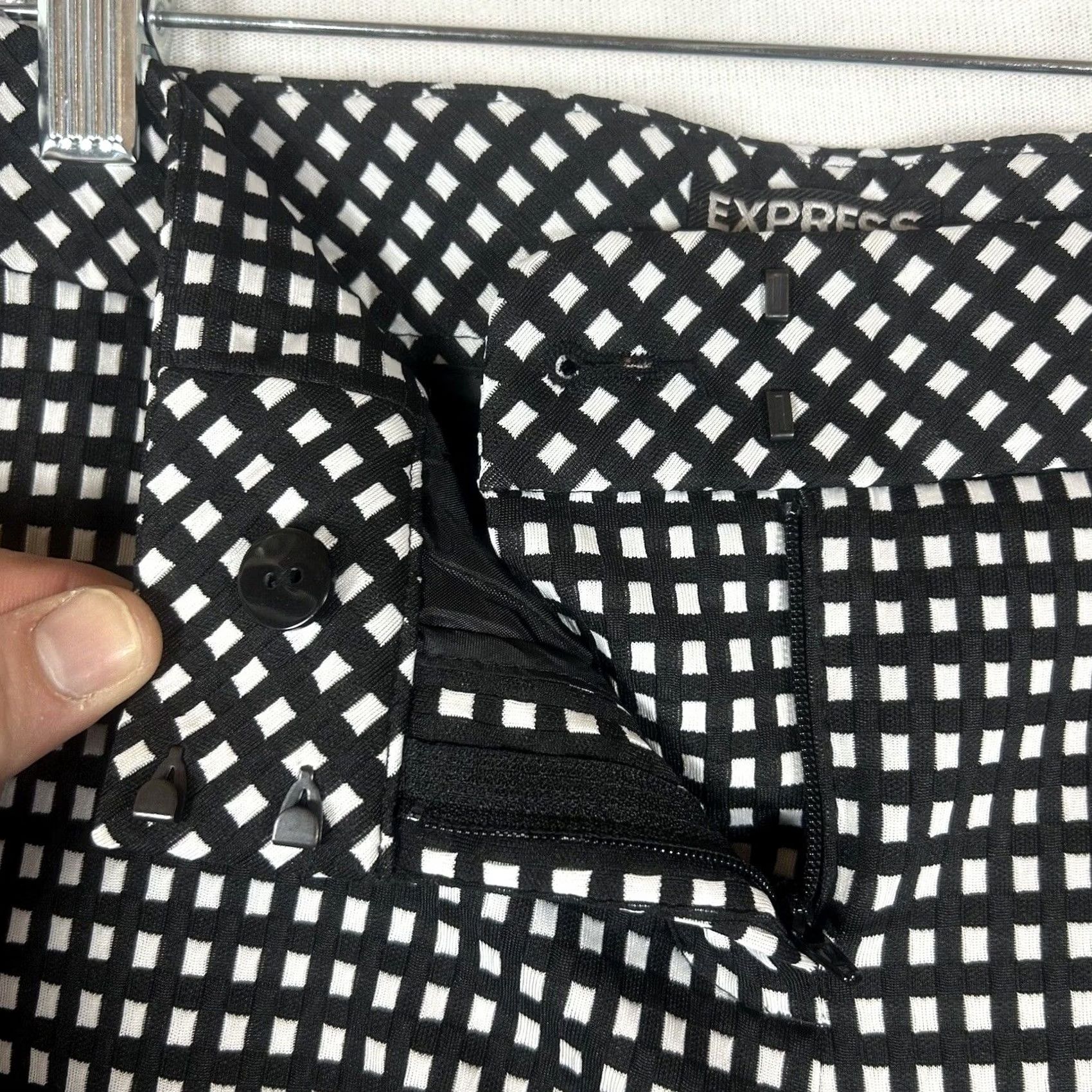 Express Express Columnist Pants Womens Size 6 Regular Black White Houndstooth Plaid Work Shirt? Size 28" / US 6 / IT 42 - 2 Thumbnail