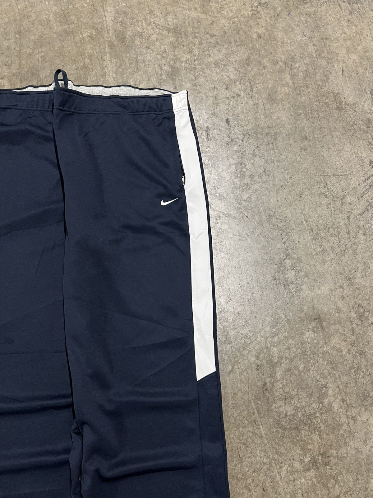 Nike × Vintage Nike baggy fit sweatpants wide leg athletic streetwear cozy Size US 38 / EU 54 - 5 Thumbnail