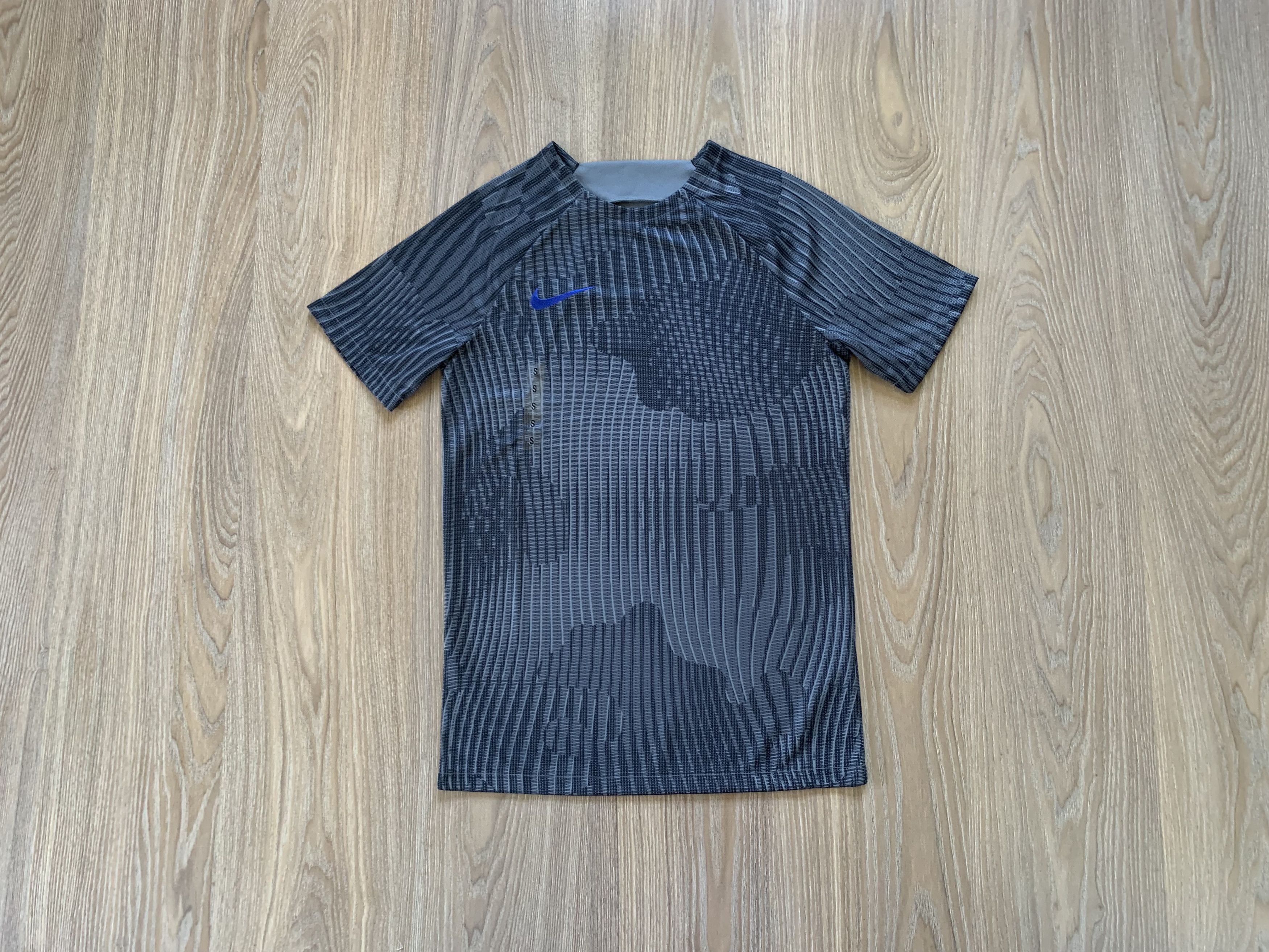Nike Nike Dri Fit Training Sport T Shirt Size US S / EU 44-46 / 1 - 1 Thumbnail