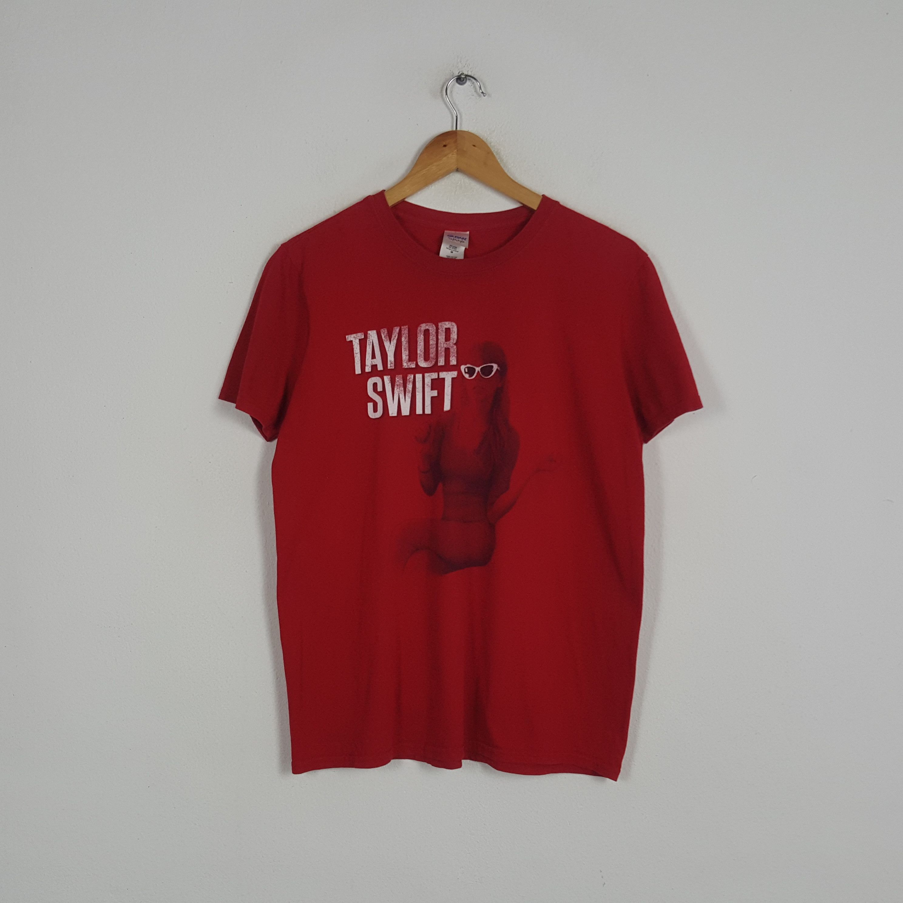 Vintage Vintage Taylor Swift American Singer Songwriter Tshirt Size US M / EU 48-50 / 2 - 1 Thumbnail