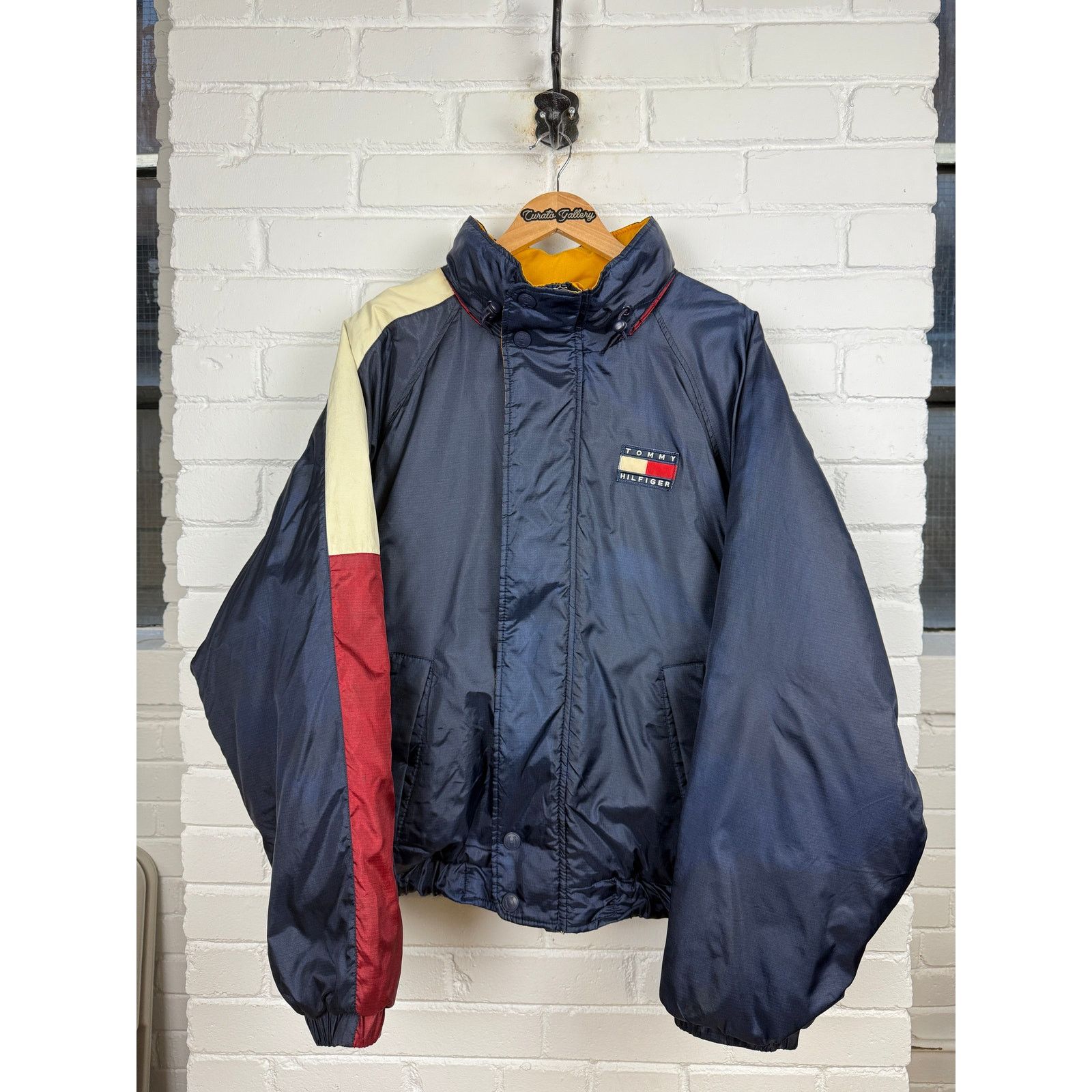 Vintage Vintage 90s Tommy Hilfiger Embroidered Flag Down Size L Size US L / EU 52-54 / 3 - 1 Thumbnail