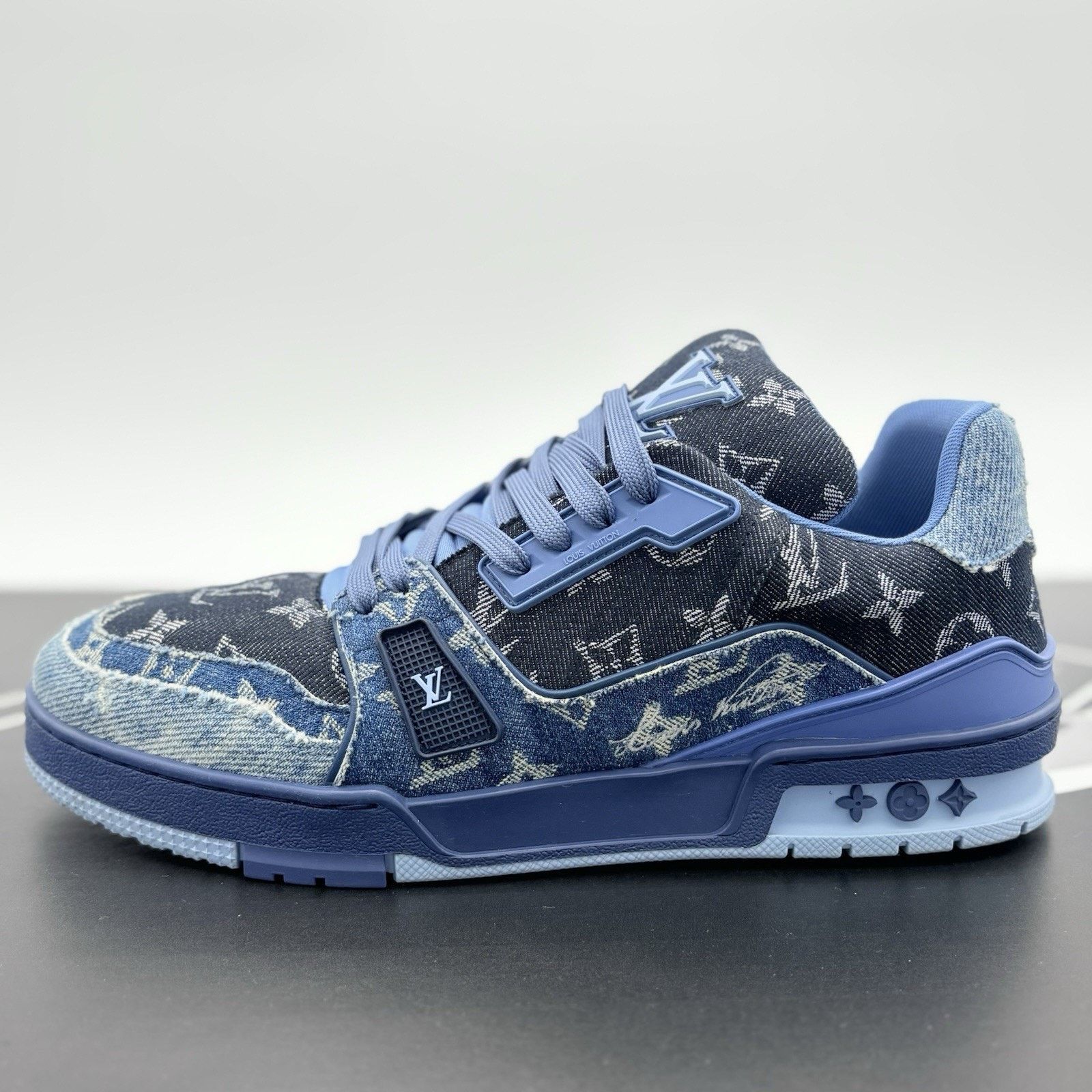 Louis Vuitton (9-9.5 US) Louis Vuitton Trainer ' Monogram Blue Denim ' Size US 9 / EU 42 - 8 Thumbnail
