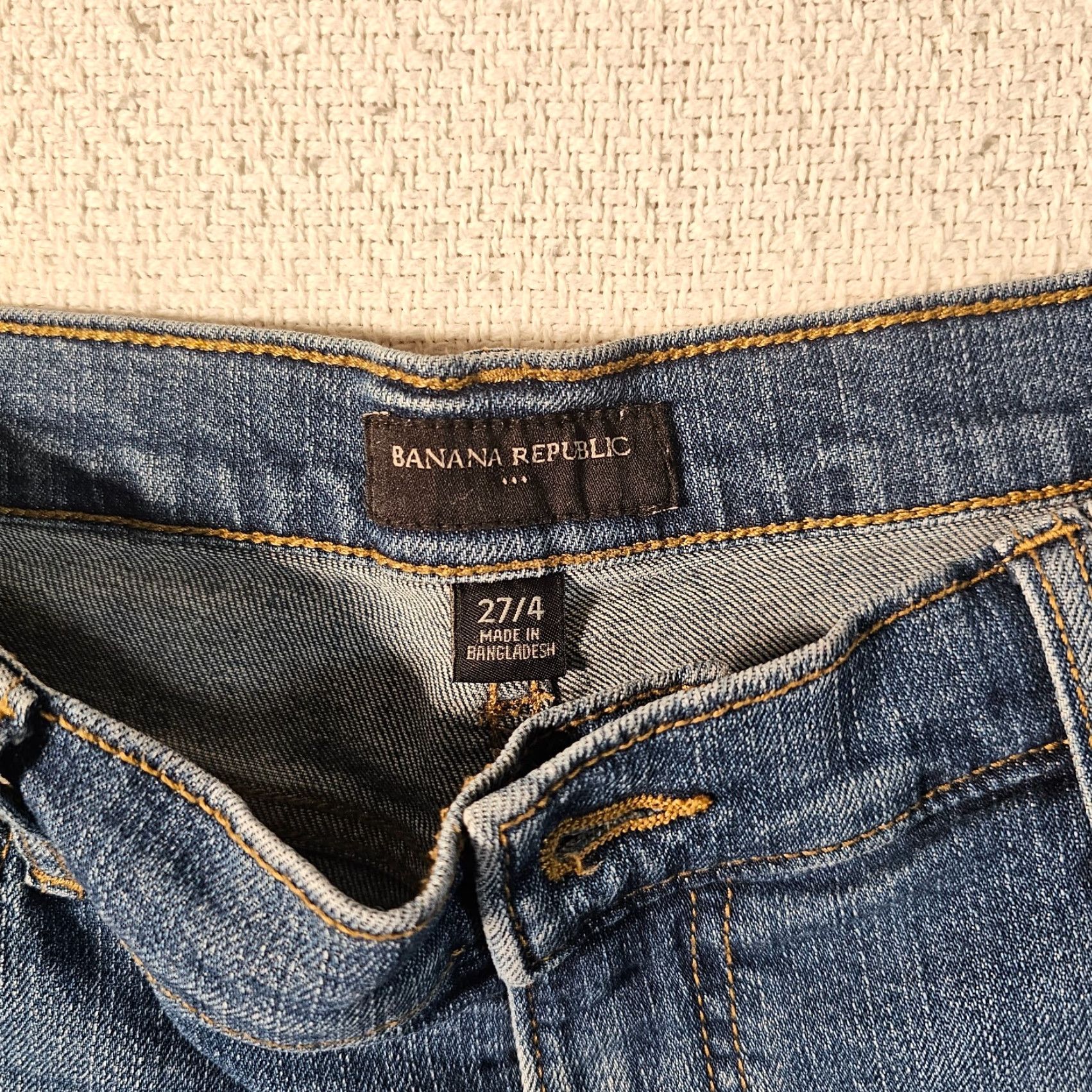 Banana Republic VINTAGE Banana Republic Denim Jeans Shorts Woman Sailor Beach Travel 4" 3Inseam Blue Adult Regular Size 4 Mens Womens? Size 27" / US 4 / IT 40 - 2 Thumbnail