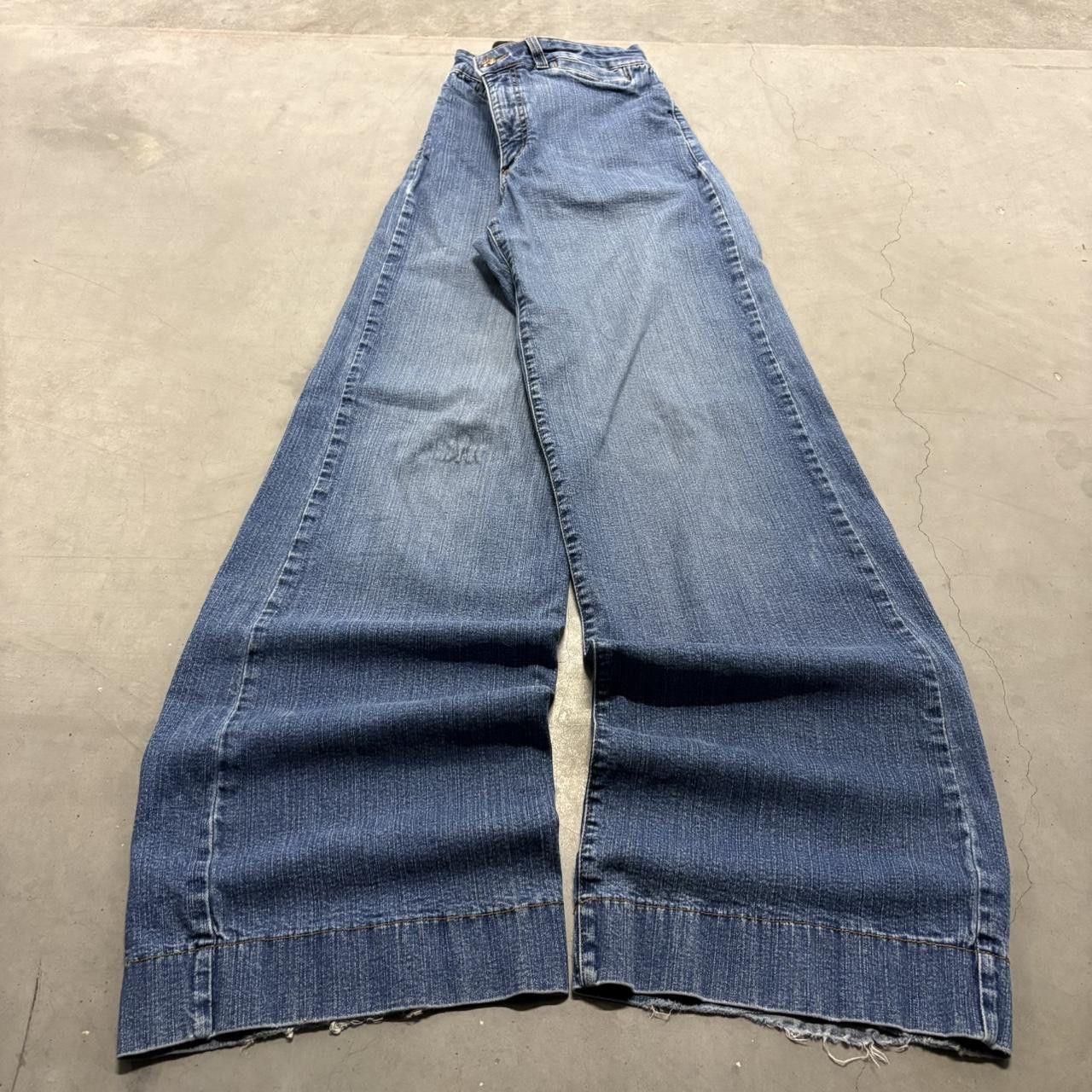 Vintage Crazy Vintage Y2K/2000s Super Baggy Wideleg Skater Style Dark Blue Wash Denim Jeans! Size US 27 - 1 Thumbnail