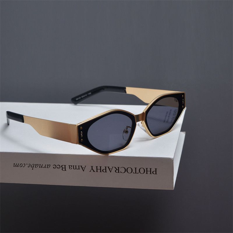 VIBE New Design Street ins style custom avant-garde sunglasses Size ONE SIZE - 4 Thumbnail