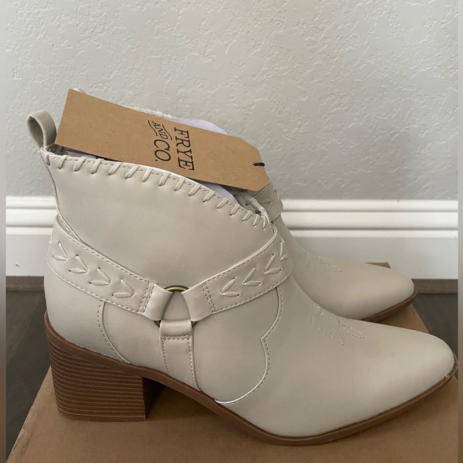 Frye Frye & Co. Palma Stacked Southwestern Ankle Bootie Sand 11M Size US 11 / IT 41 - 1 Thumbnail