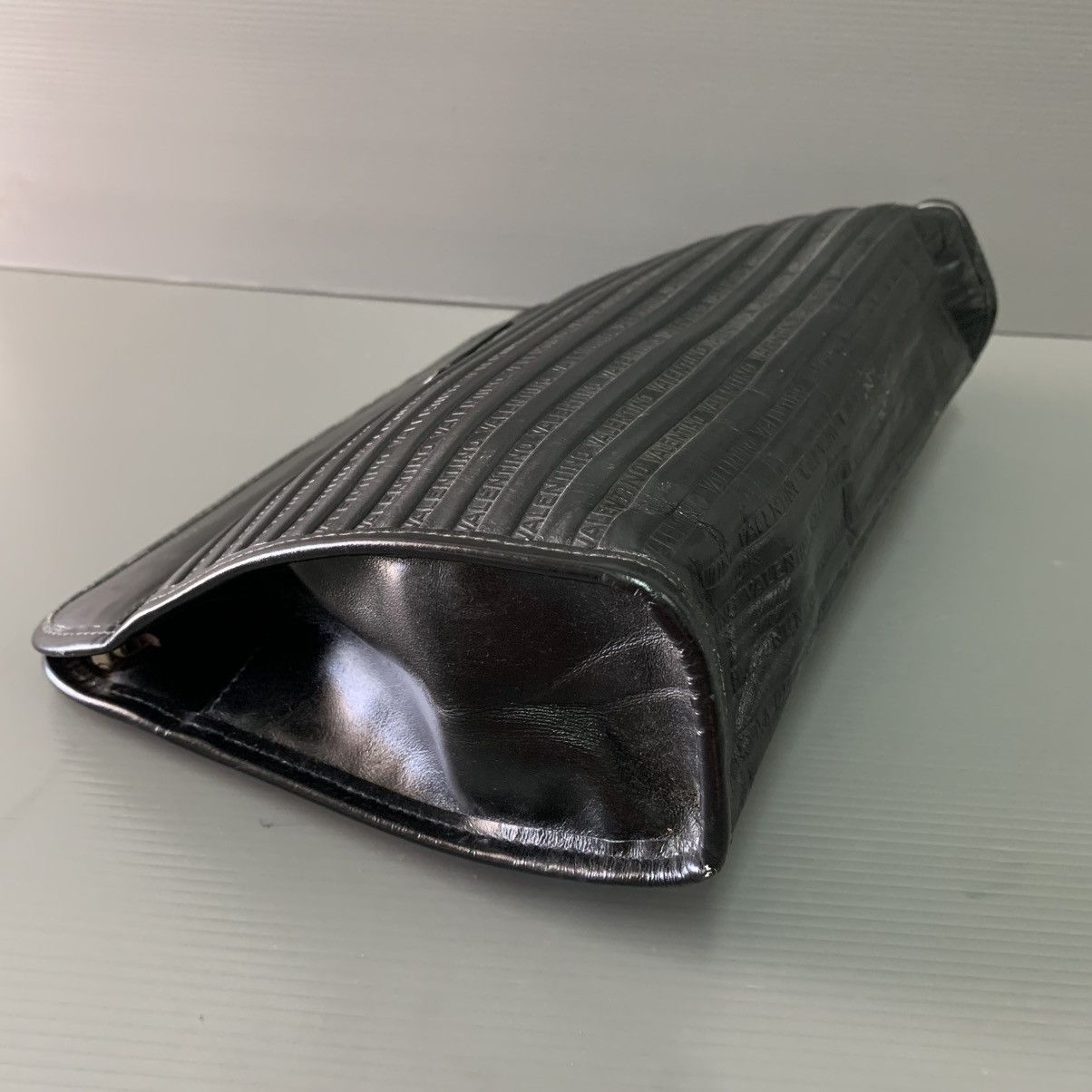 Mario Valentino 🔥‼️FAST SALE‼️🔥Authentic Mario Valentino Leather Clutch Bag Size ONE SIZE - 3 Thumbnail