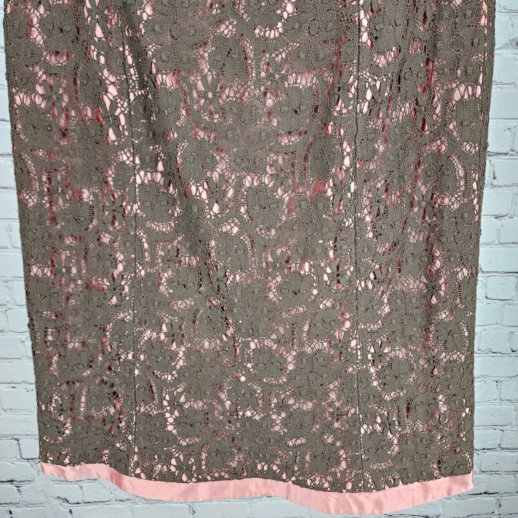 Pinko VINTAGE Harold's Skirt Pencil Knee Length Silk Crochet Lace Overlay Pink 8 Women's Boho 90s Netural? Size 30" / US 8 / IT 44 - 7 Thumbnail