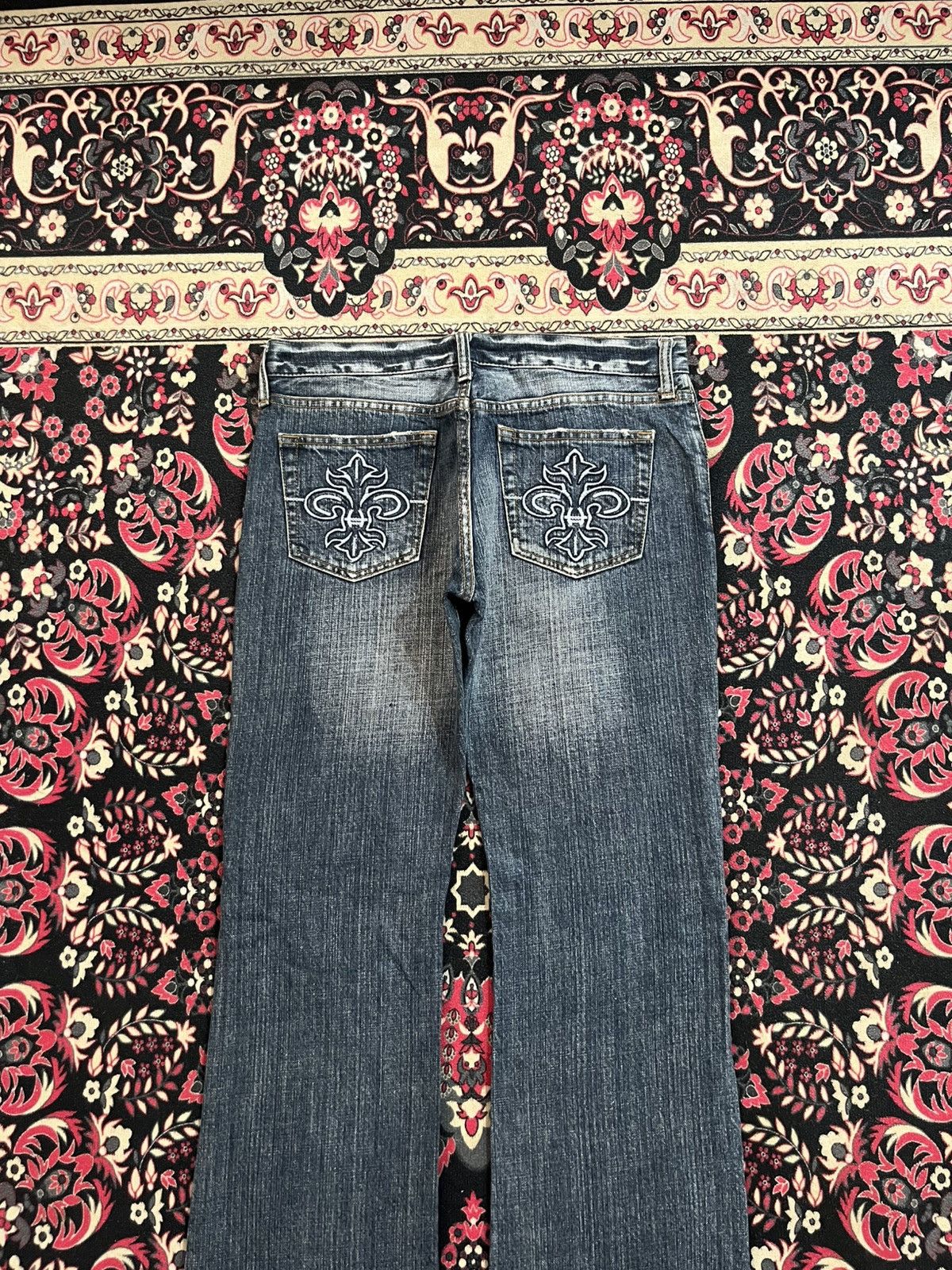 Japanese Brand Japanese Blue Washed Distress Dagger Embroidery Flare Jeans Size 30" / US 8 / IT 44 - 5 Thumbnail