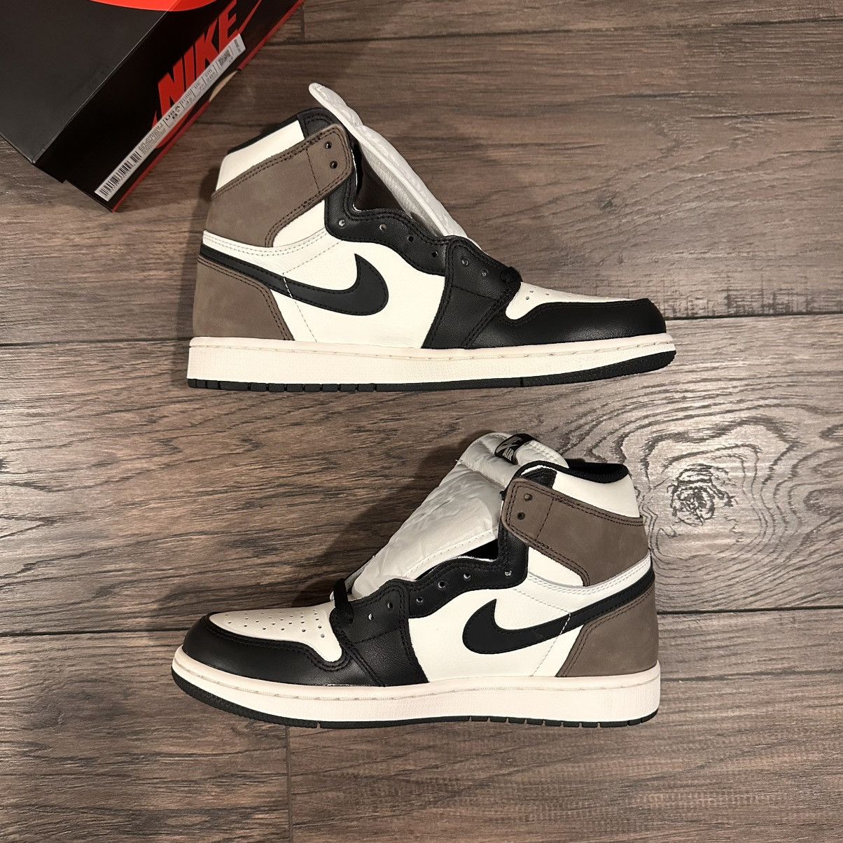 Jordan Brand Nike Air Jordan 1 Mocha High Brown 555088-105 Size 8.5 Mens Size US 8.5 / EU 41-42 - 4 Thumbnail