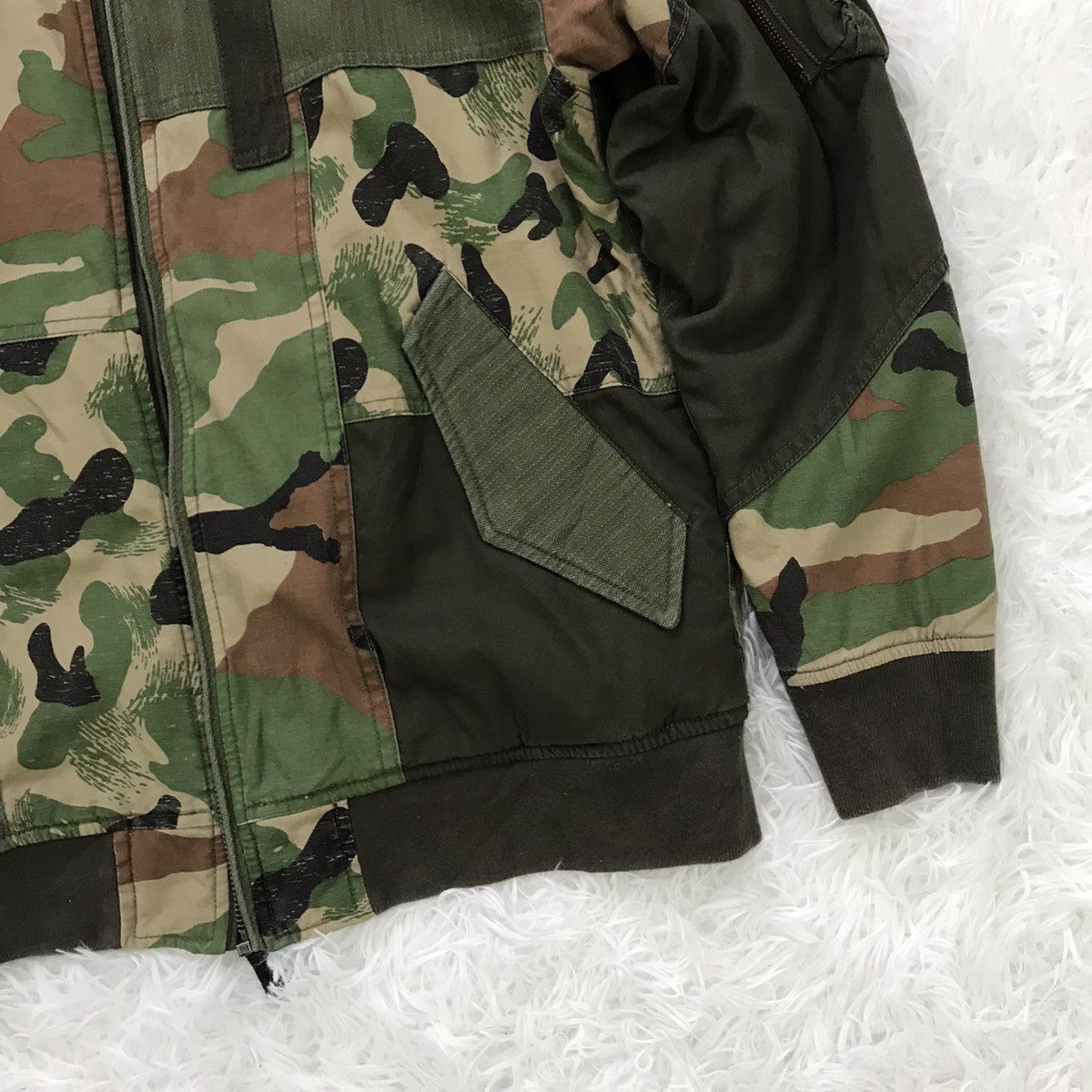 Japanese Brand Rosebud Couples Reversible Bomber Jacket (brokenzip) Size US M / EU 48-50 / 2 - 5 Thumbnail