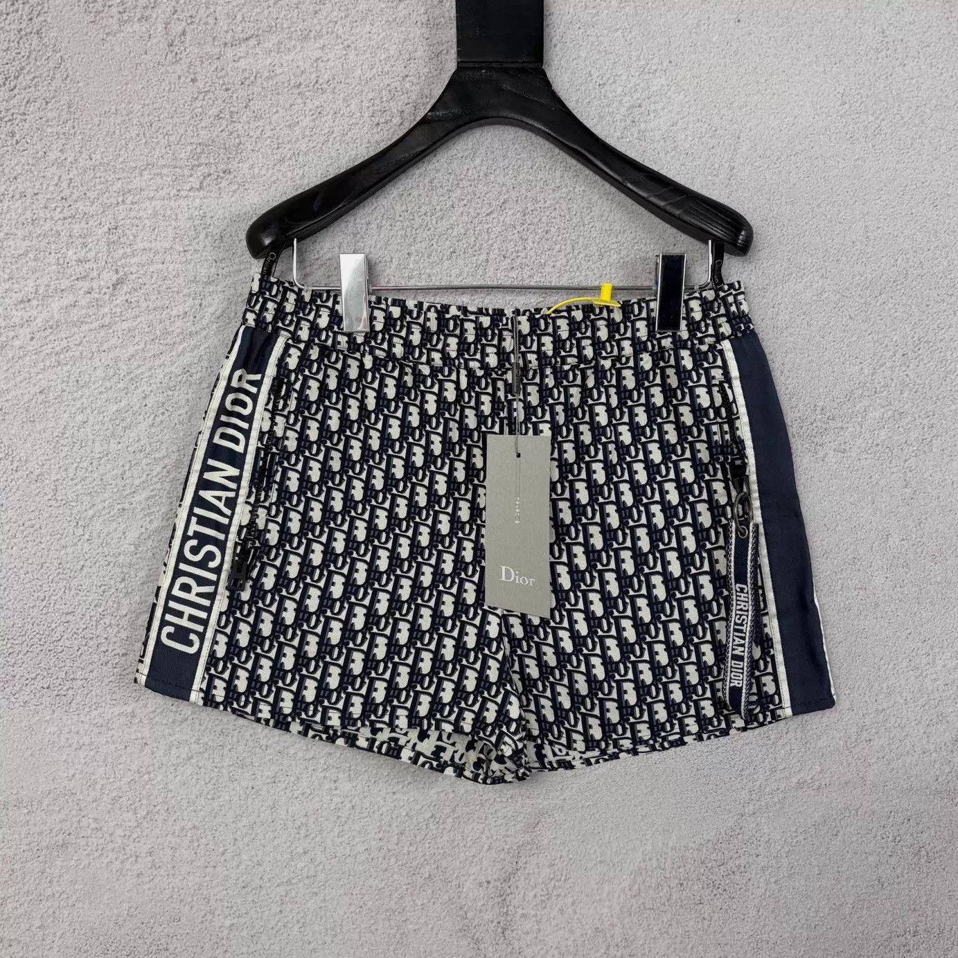 Dior Dior Oblique Jacquard Nylon Logo Short Size 26" / US 2 / IT 38 - 1 Thumbnail