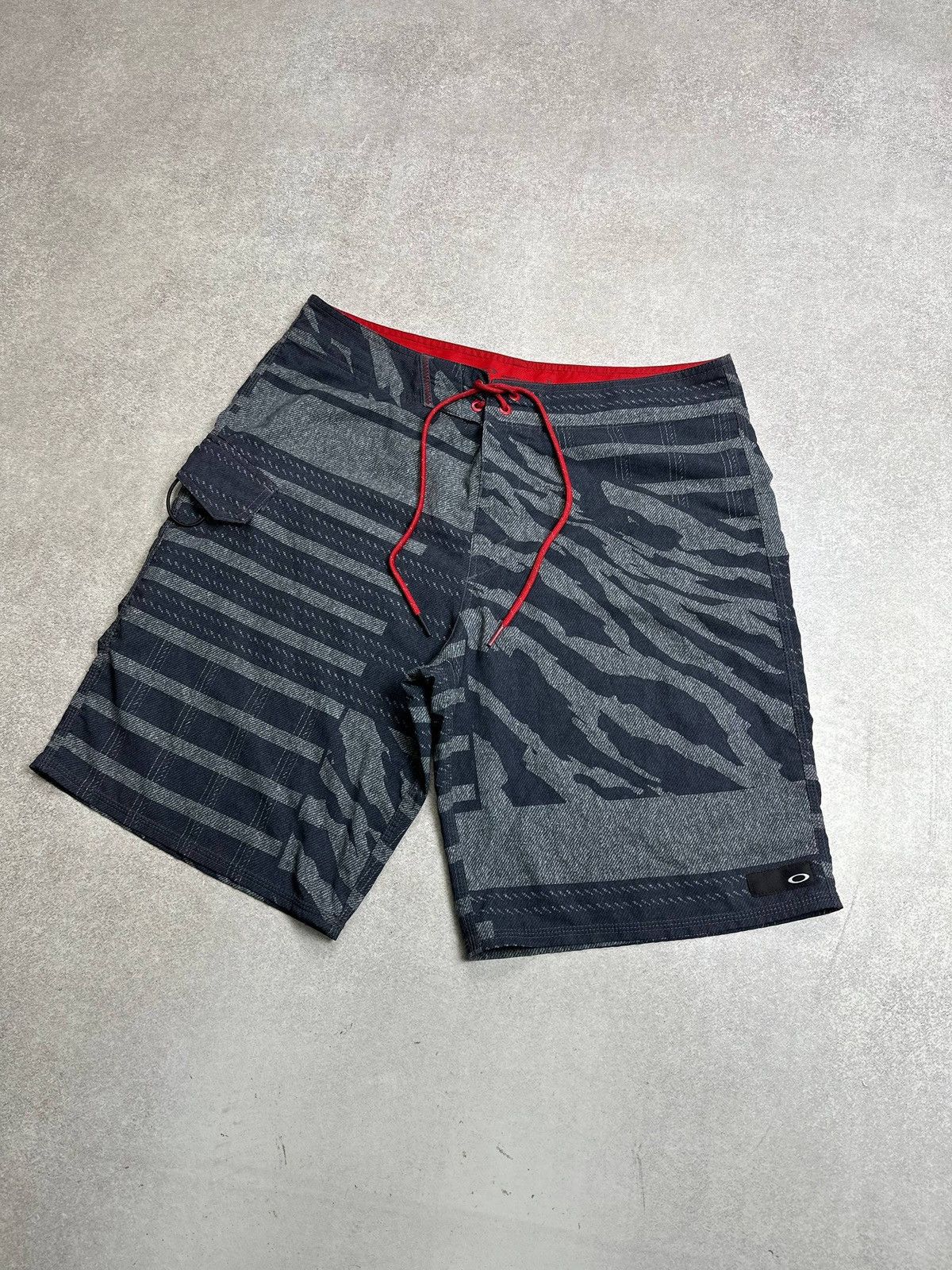 Oakley Vintage Oakley Software Swimming Shorts All Over Print 32 Size US 32 / EU 48 - 2 Thumbnail