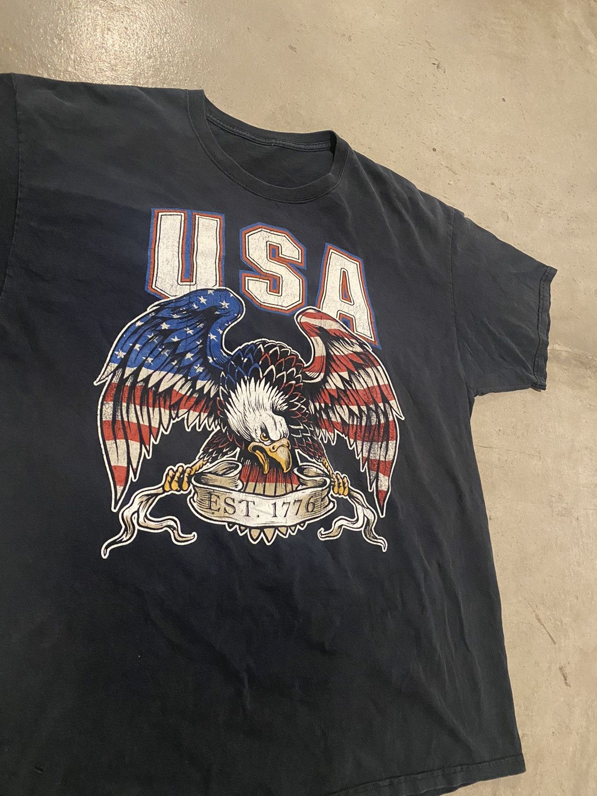 Fruit Of The Loom × Vintage 00s’ Fruit Of The Loom “USA Eagle” Tee Size US XL / EU 56 / 4 - 3 Thumbnail