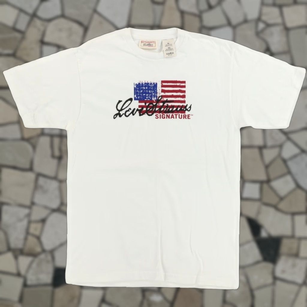 Vintage VINTAGE Levis Signature Made in US Solid T-Shirt White Men's XL Size US XL / EU 56 / 4 - 1 Thumbnail