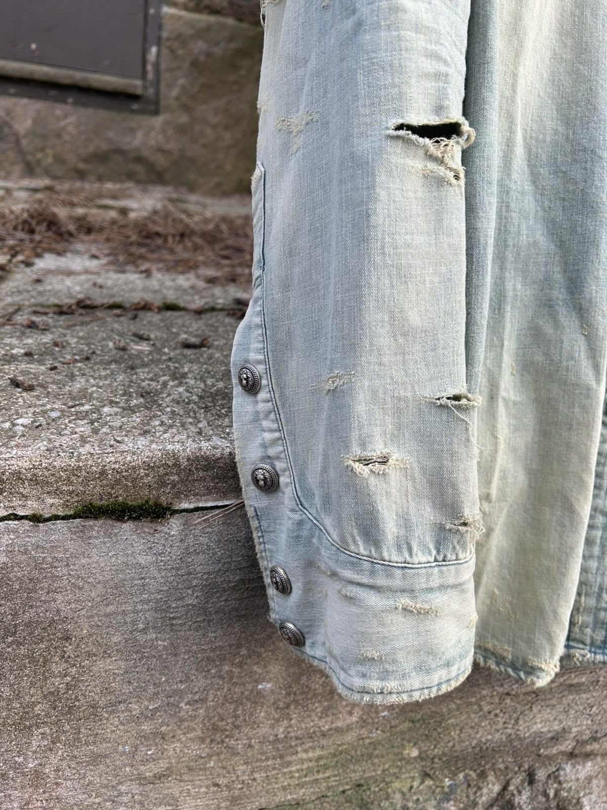 Balmain Balmain SS18 Distressed Denim Shirt Size US M / EU 48-50 / 2 - 3 Thumbnail