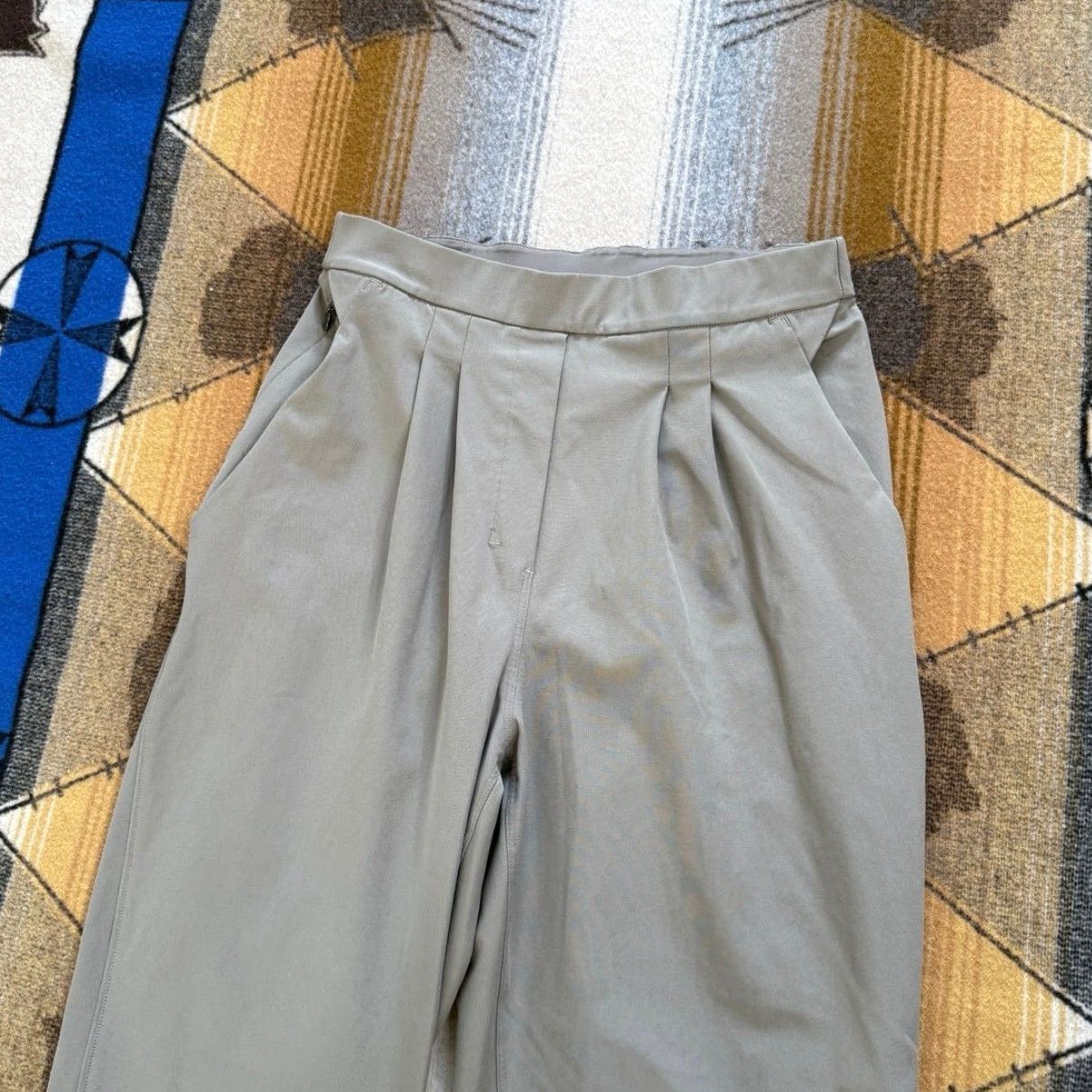 Lululemon Lululemon Jogger Pants Women Size 6 Beige Workout Size 28" / US 6 / IT 42 - 4 Thumbnail