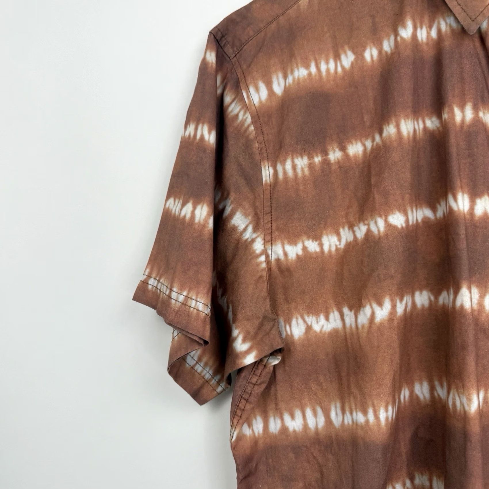 Howler Brothers Howler Bros Shirt Button-Up Short Sleeve Tie Dye Orange Cotton Short Sleeve Shirt Mens L Button-Up Tropical Size US L / EU 52-54 / 3 - 5 Thumbnail